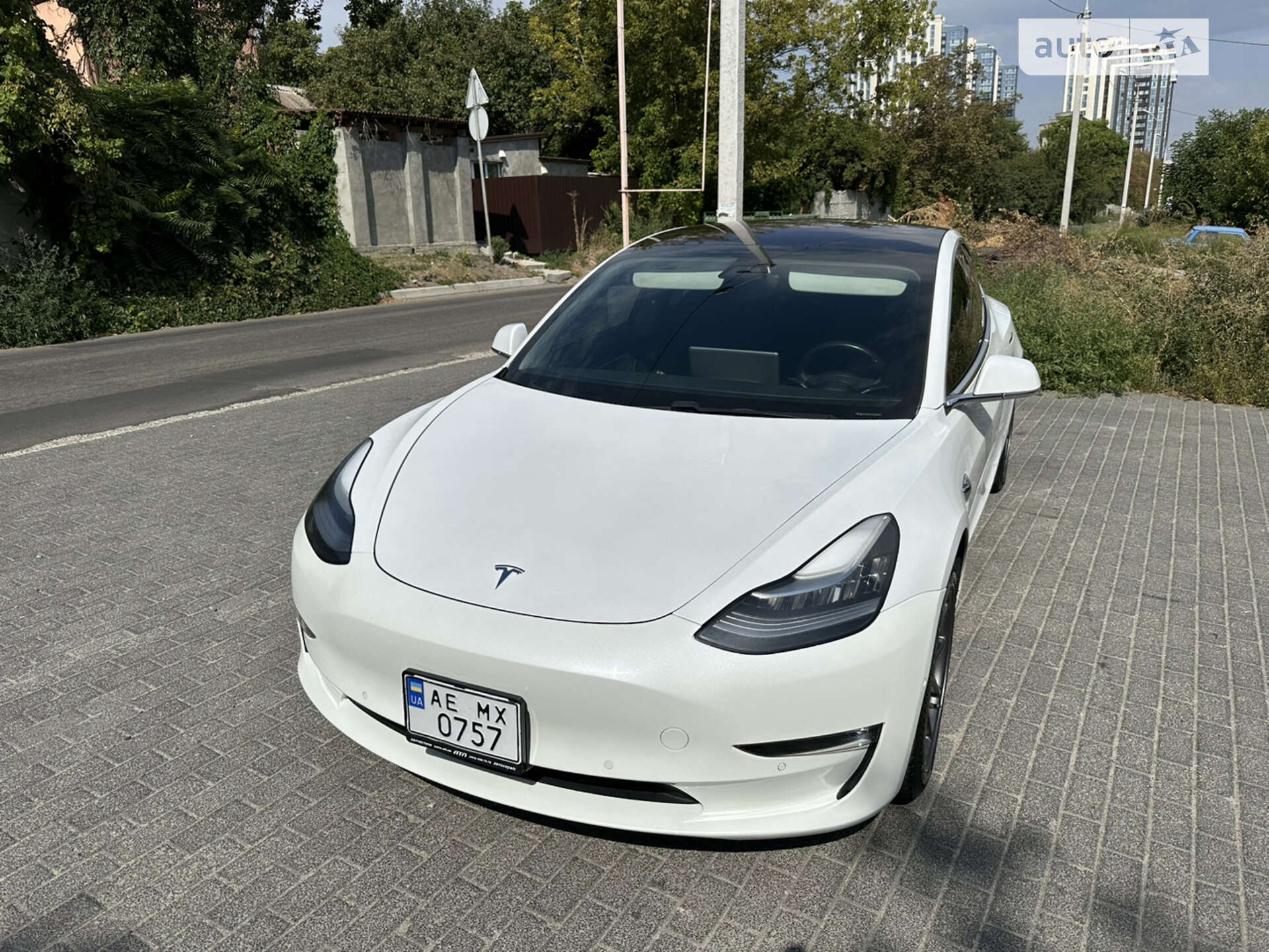 Головне фото звіту автомобіля TESLA MODEL 3 2018