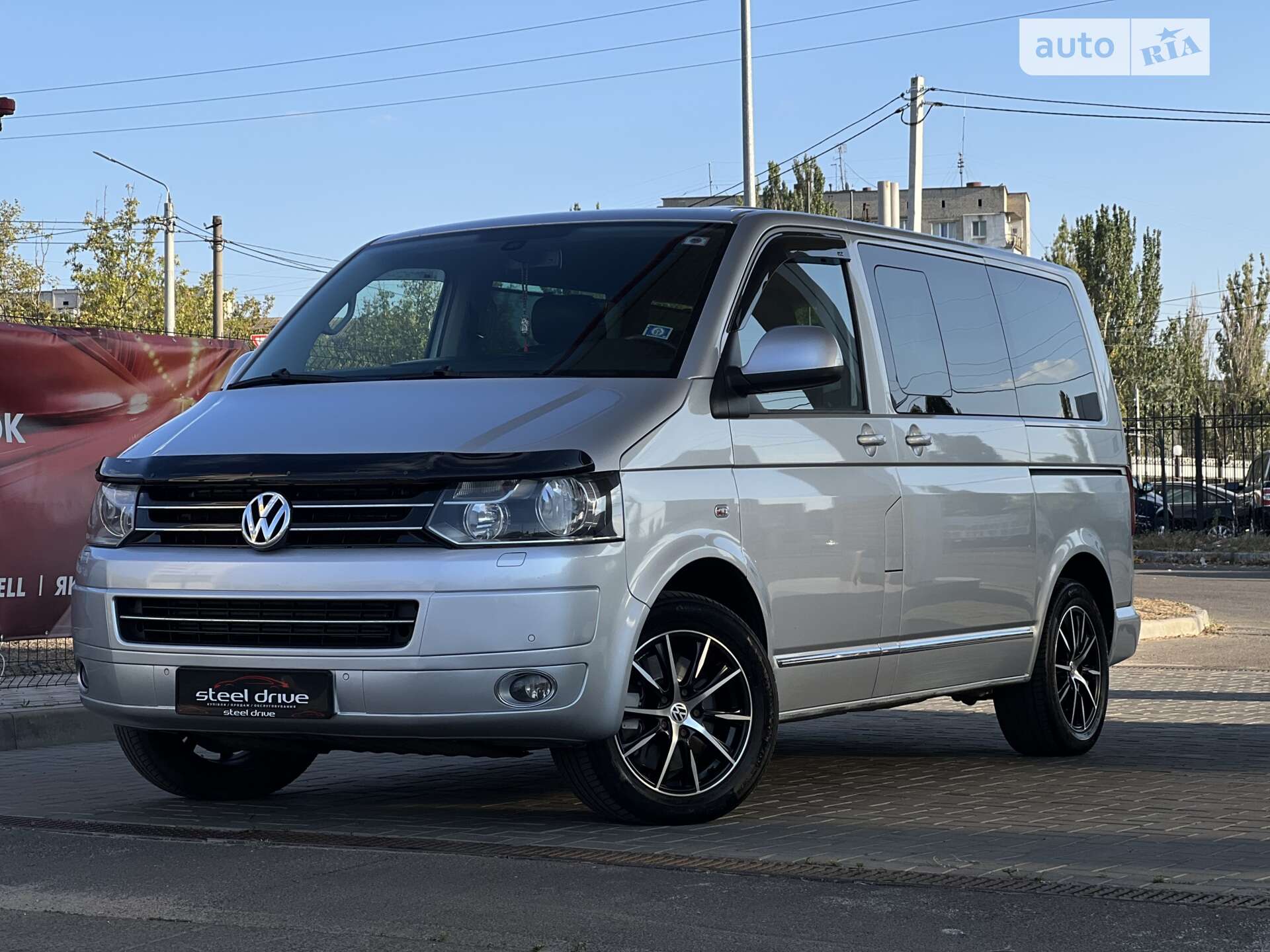 VOLKSWAGEN MULTIVAN 2011