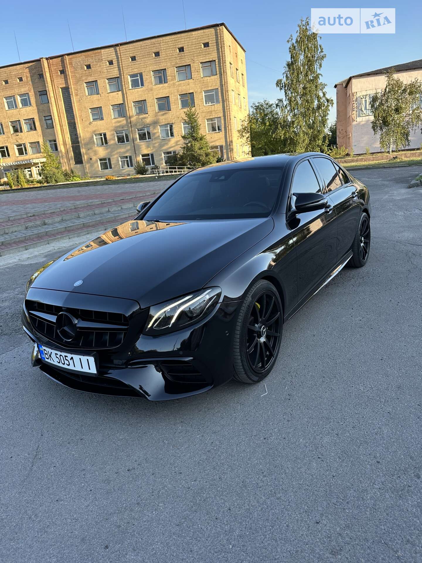 MERCEDES-BENZ E 220 D 2016