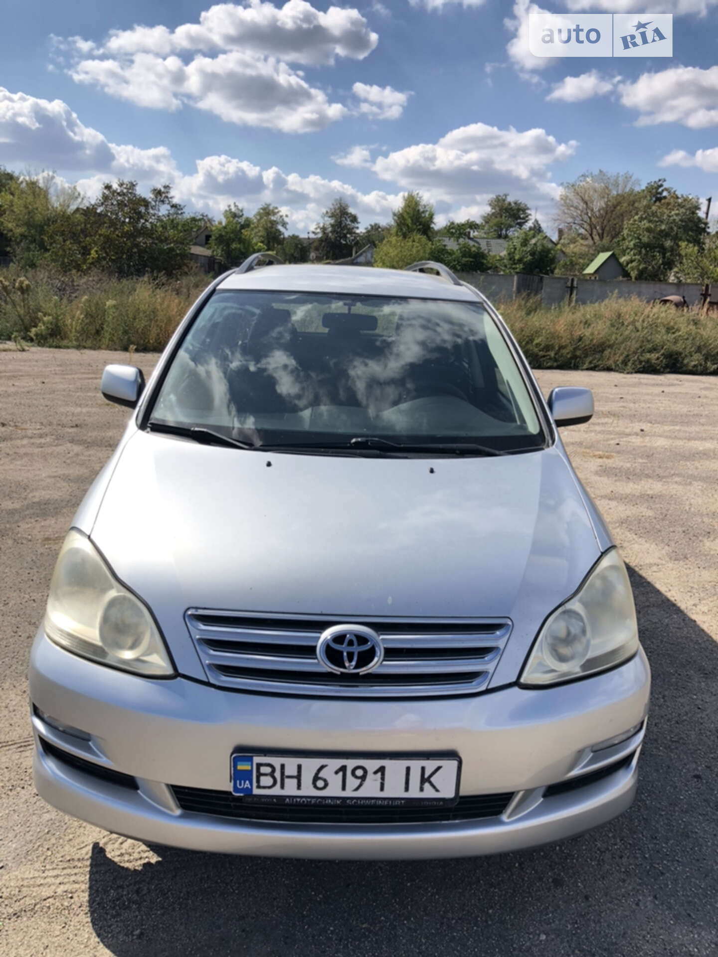 TOYOTA AVENSIS VERSO 2004
