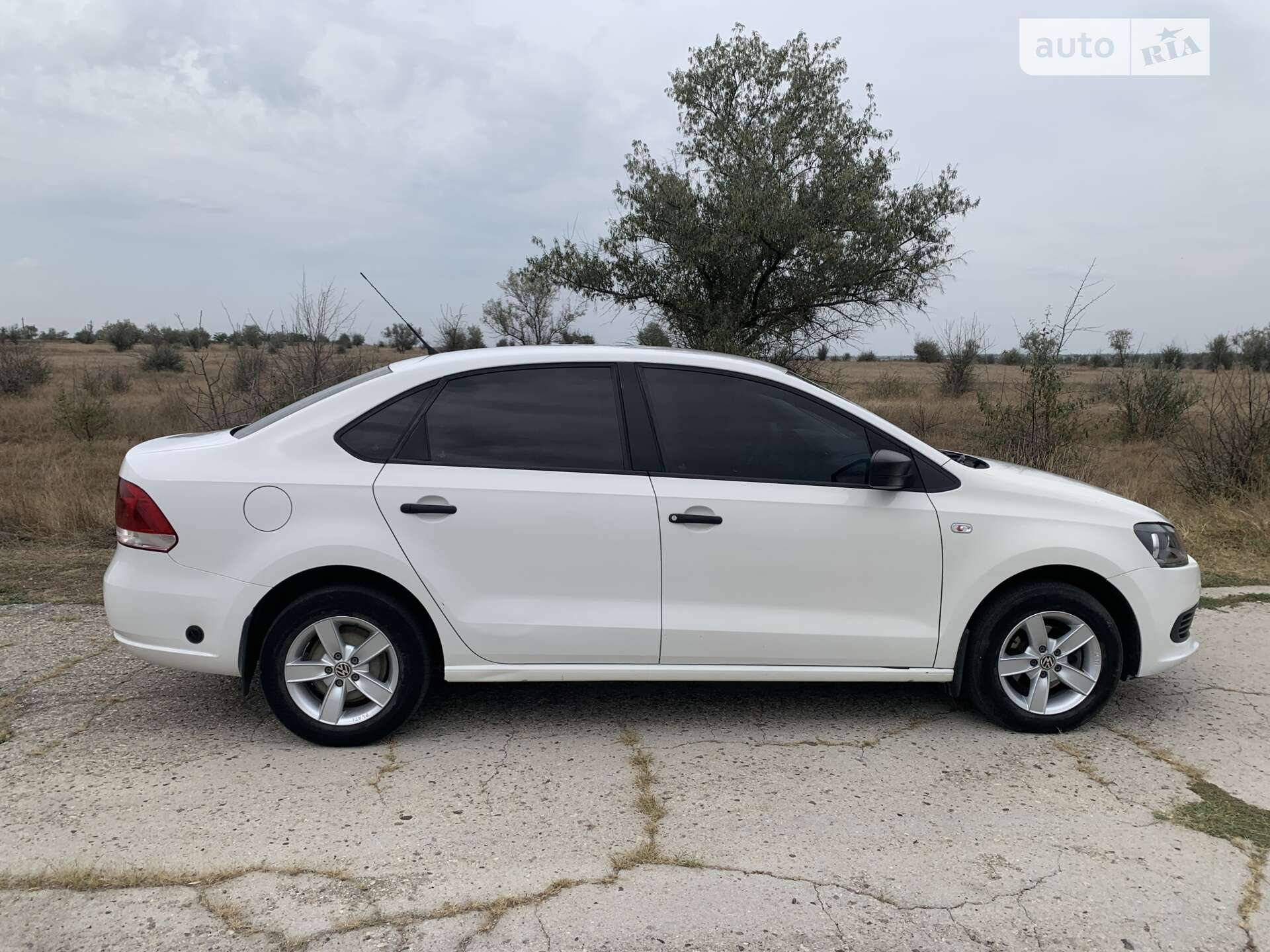 VOLKSWAGEN POLO 2011
