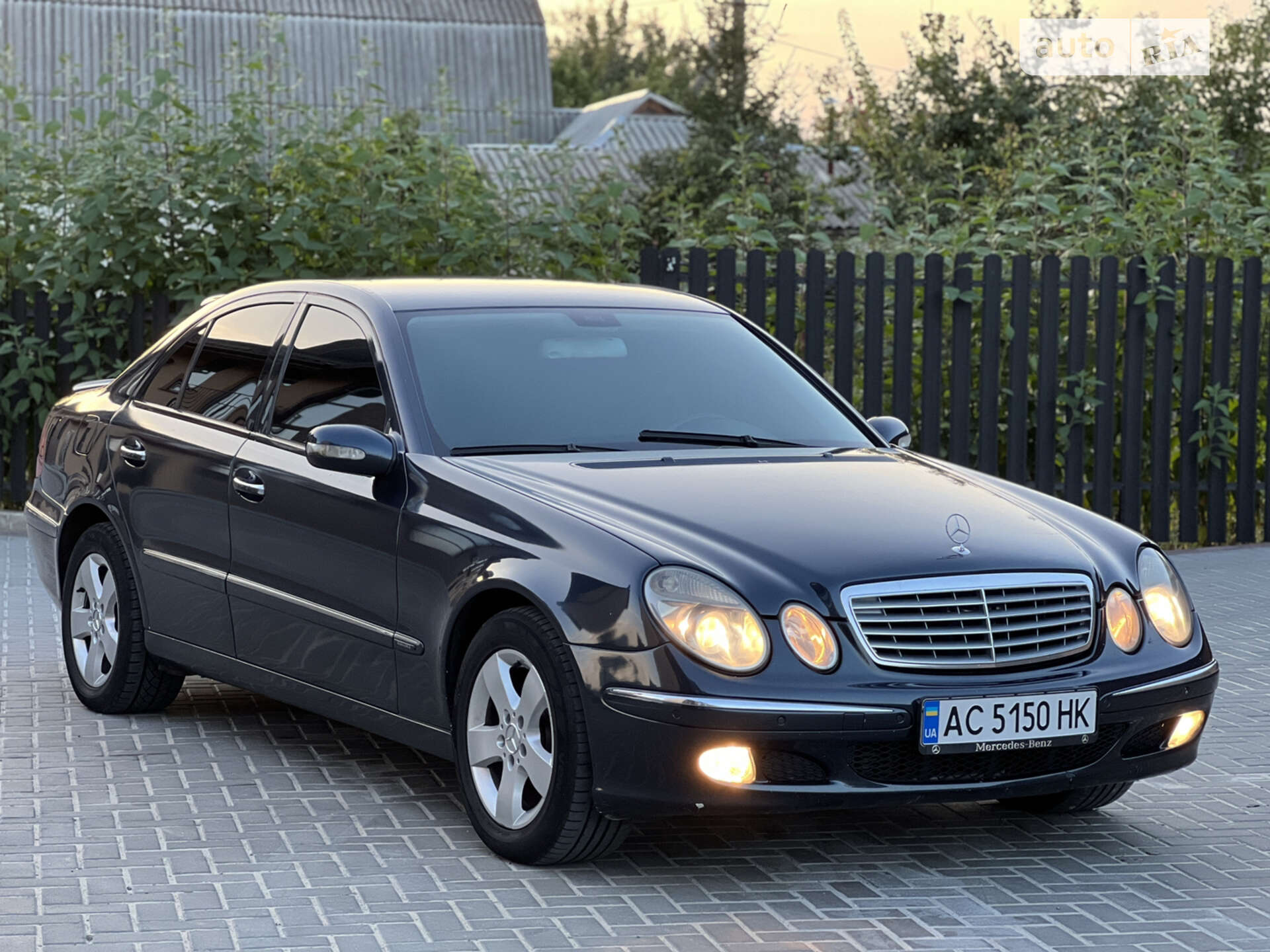 MERCEDES-BENZ E 220 CDI 2002