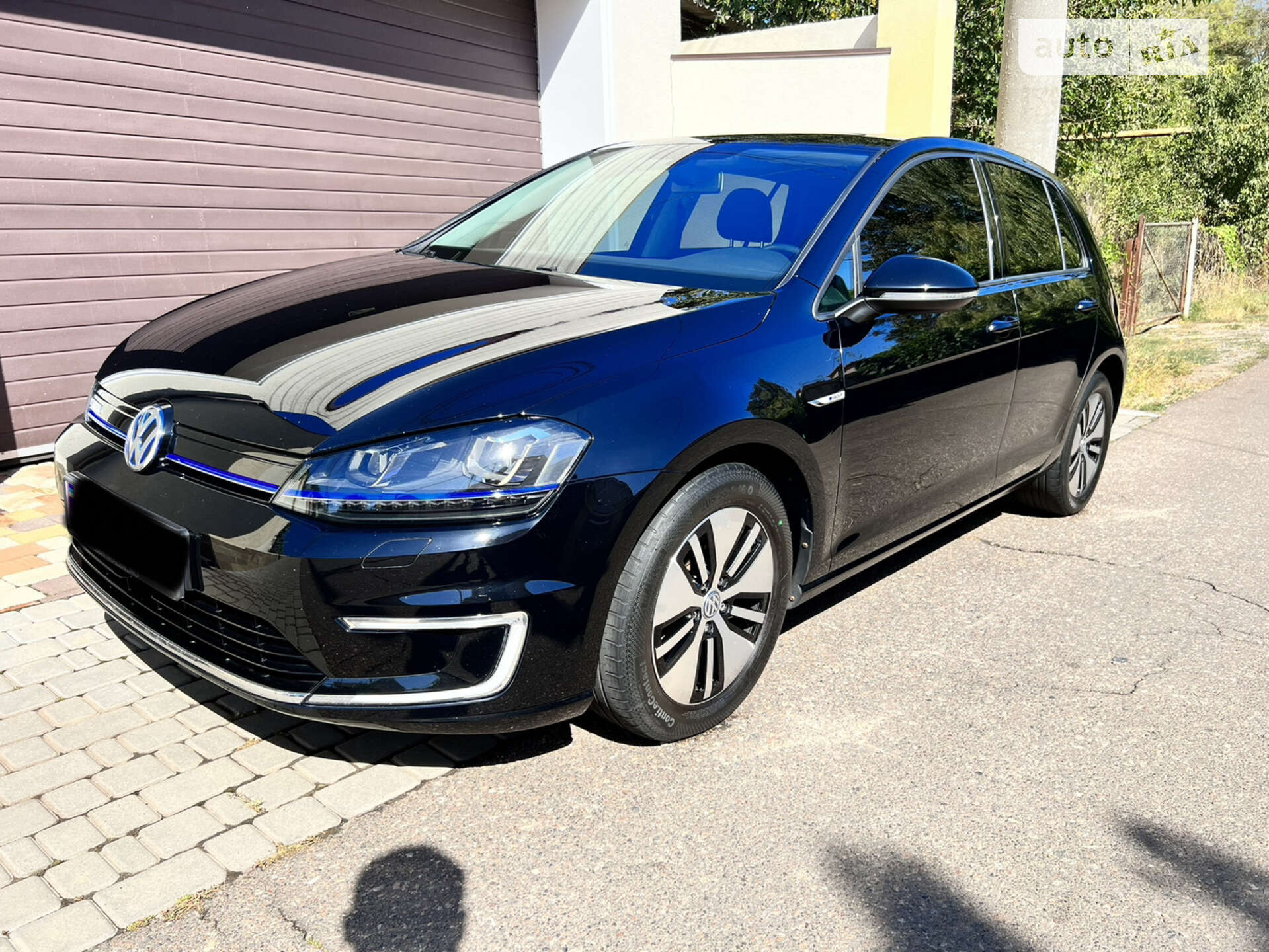 VOLKSWAGEN E-GOLF 2016
