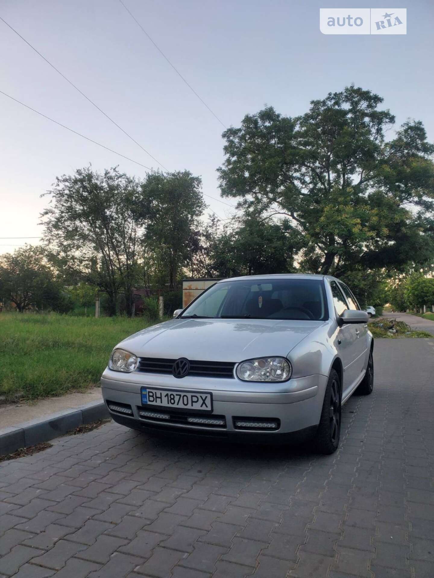 VOLKSWAGEN GOLF