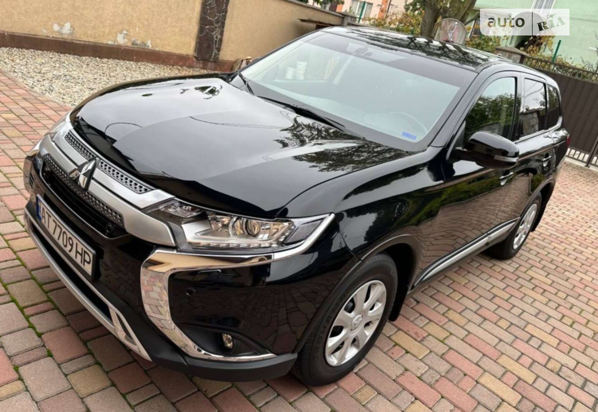 Головне фото звіту автомобіля MITSUBISHI OUTLANDER 2019