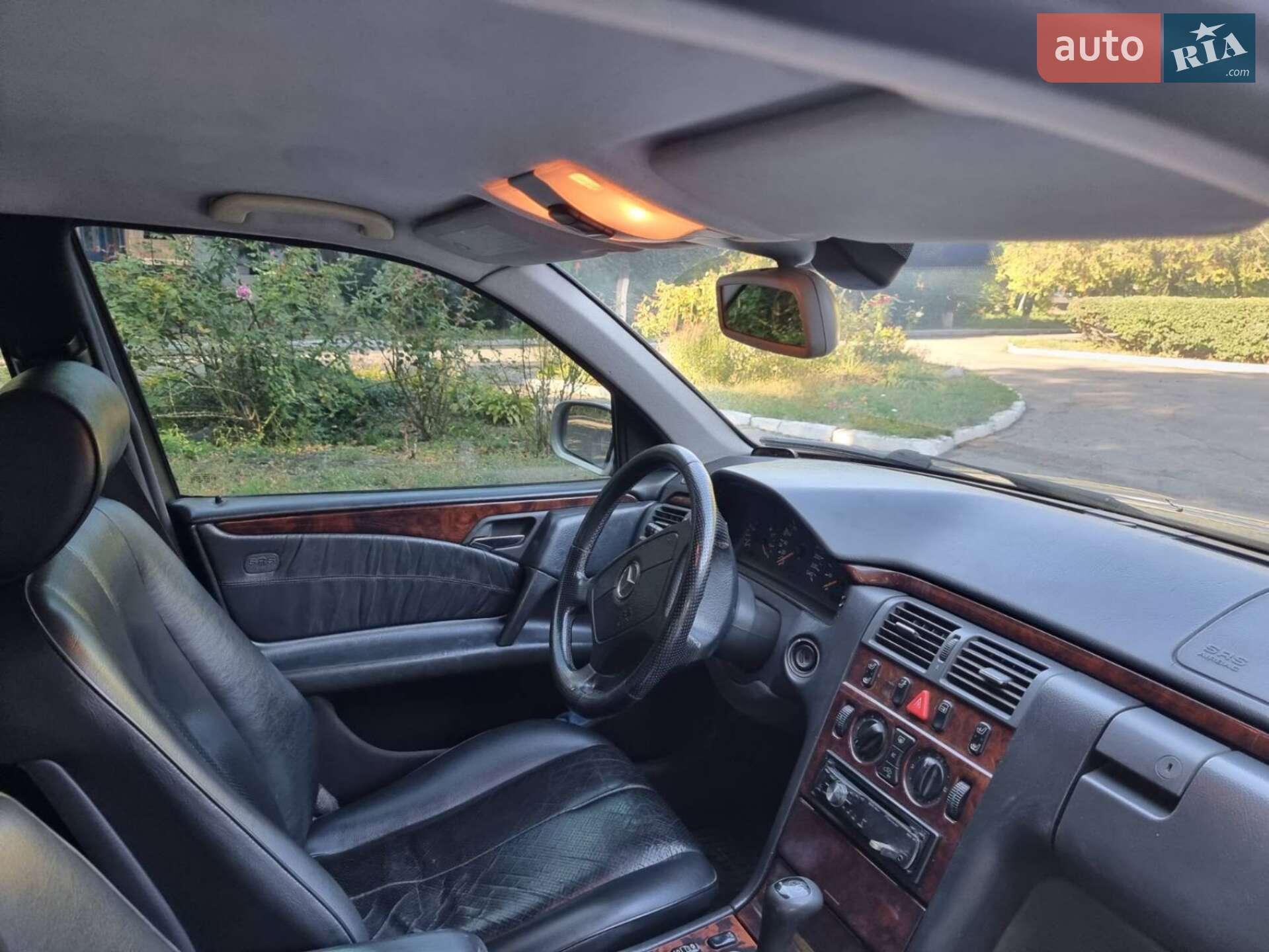 MERCEDES-BENZ E 220 1999