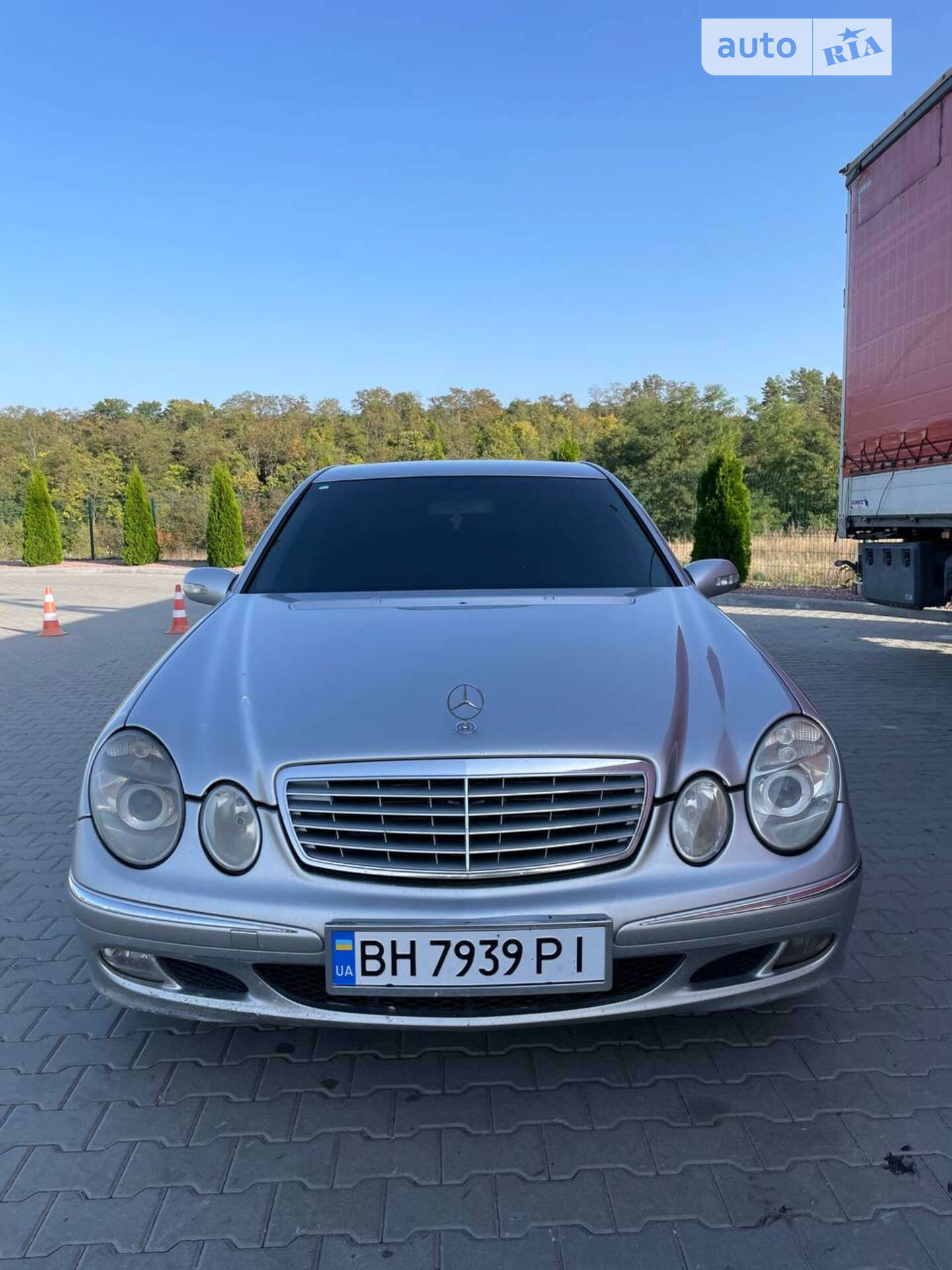 MERCEDES-BENZ E 220 2003