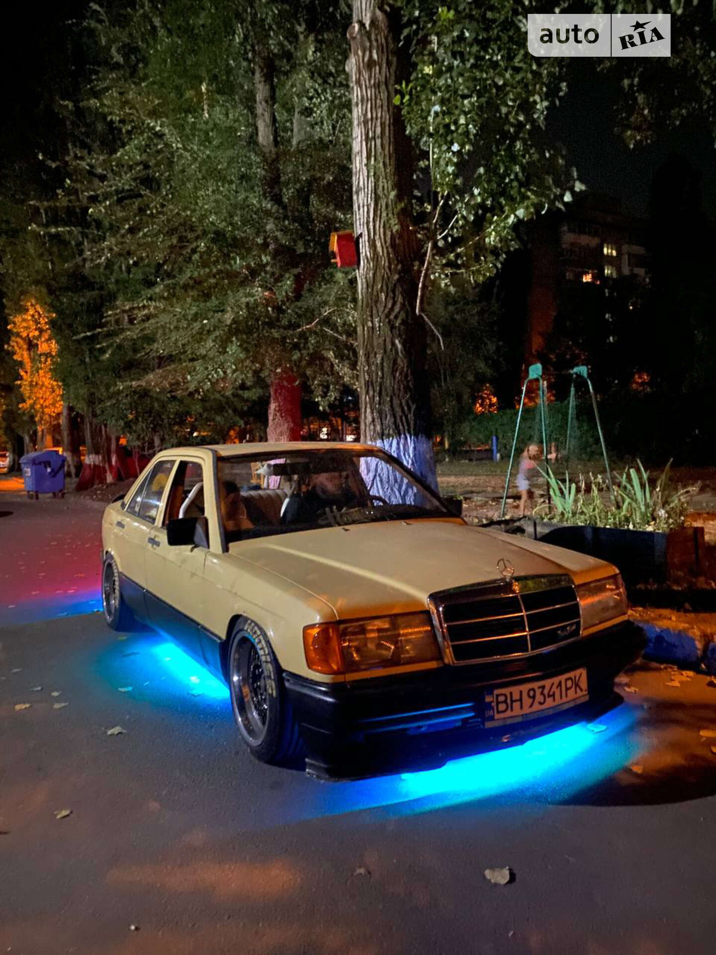 MERCEDES-BENZ 190 1985