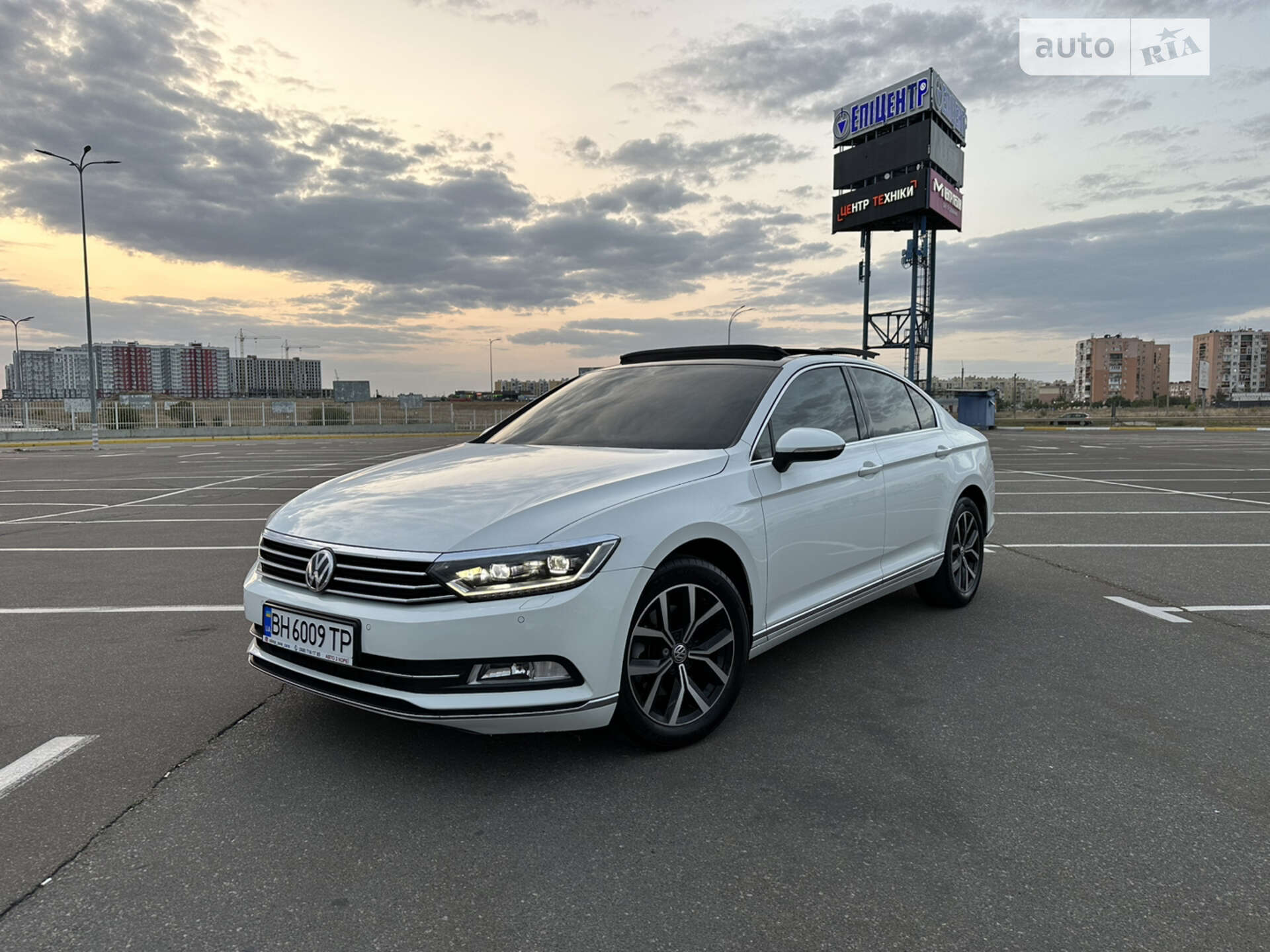 VOLKSWAGEN PASSAT 2017