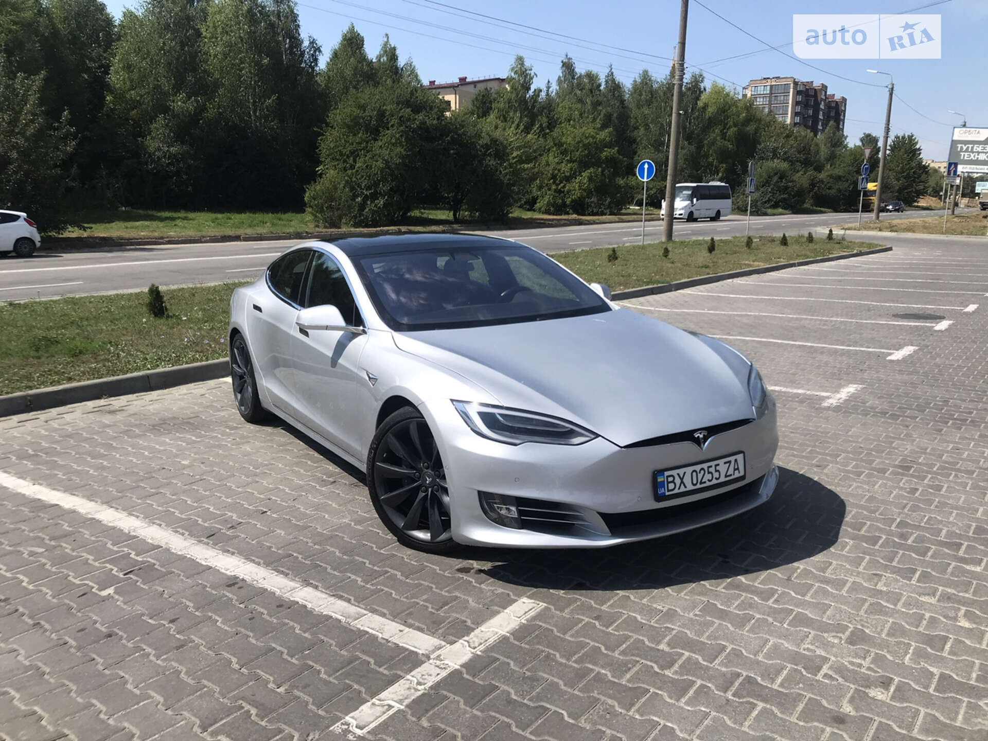 TESLA MODEL S 2016