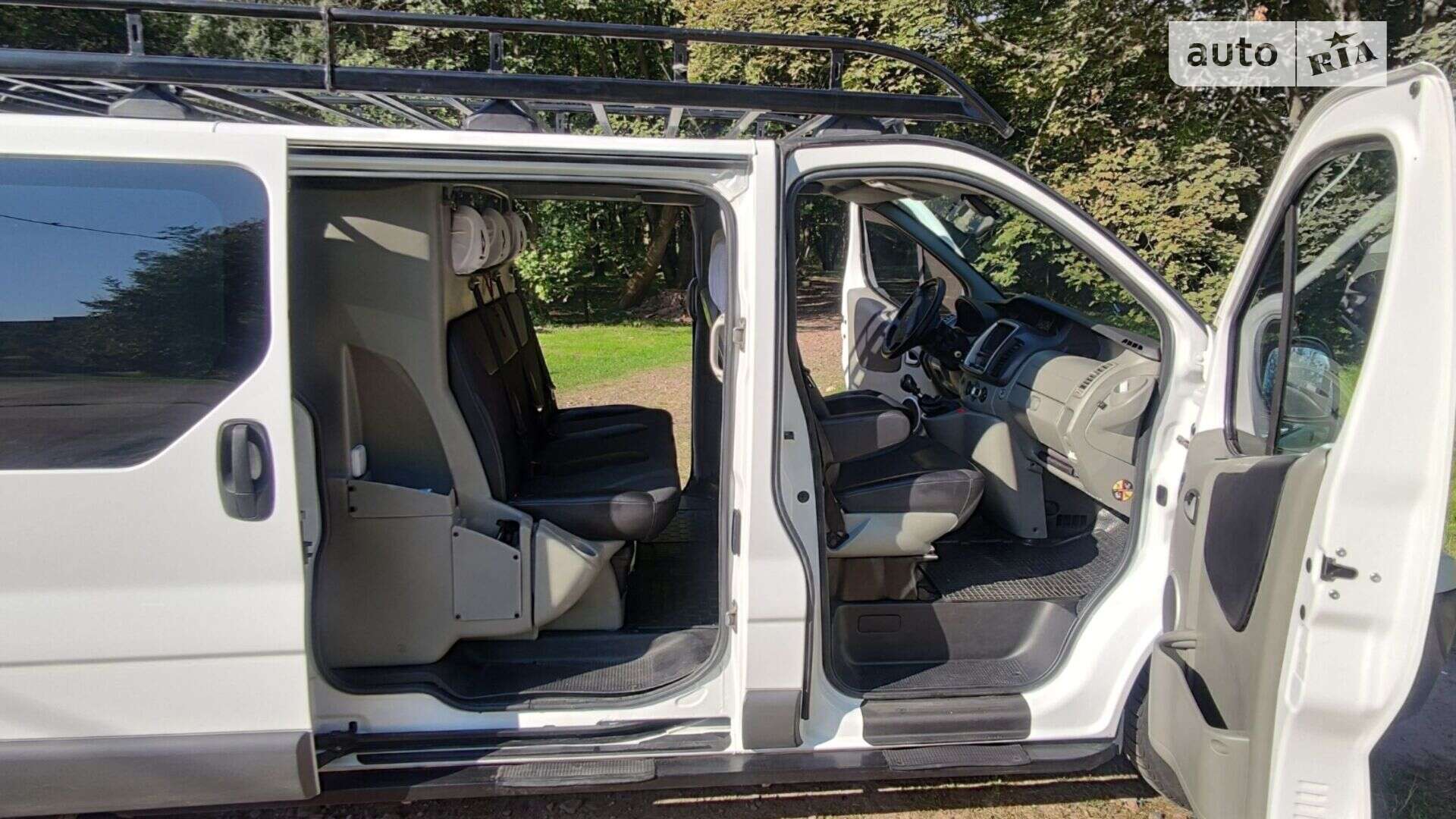 RENAULT TRAFIC 2012