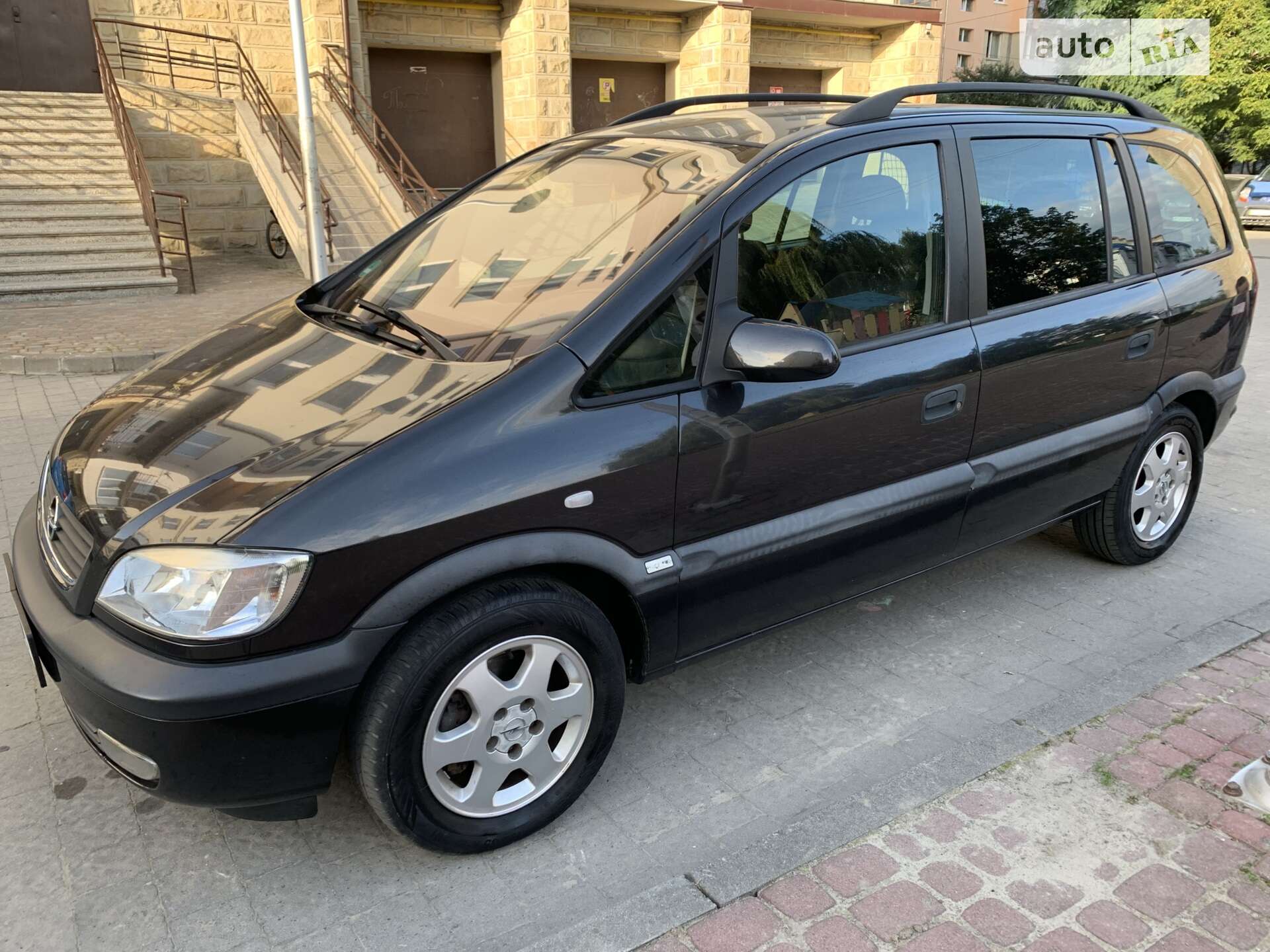 OPEL ZAFIRA 2001