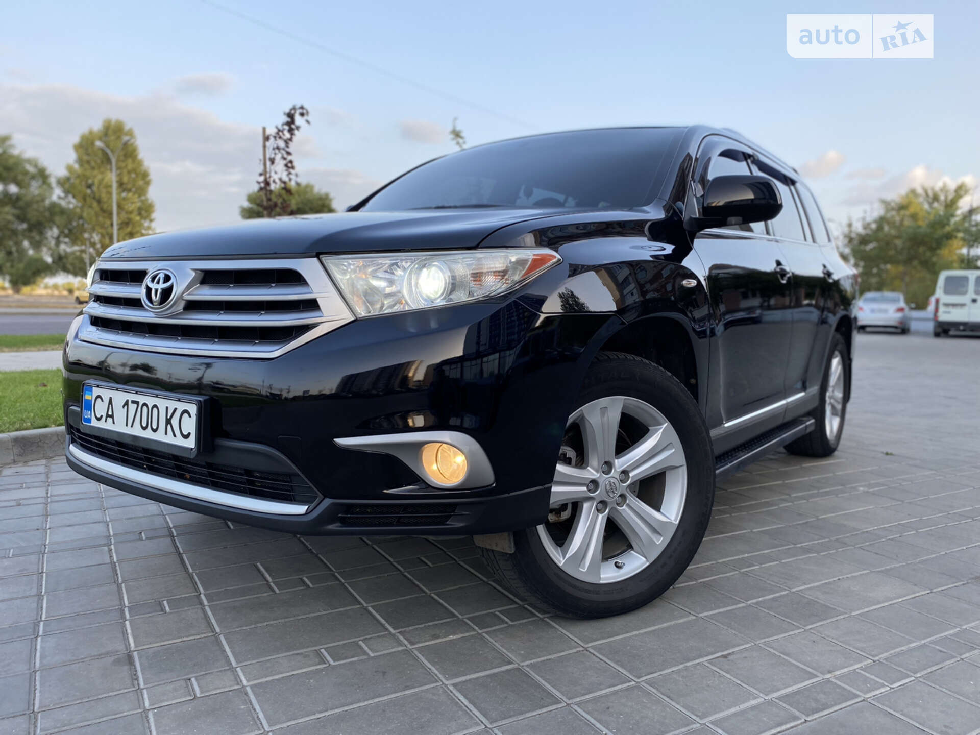 TOYOTA HIGHLANDER 2011
