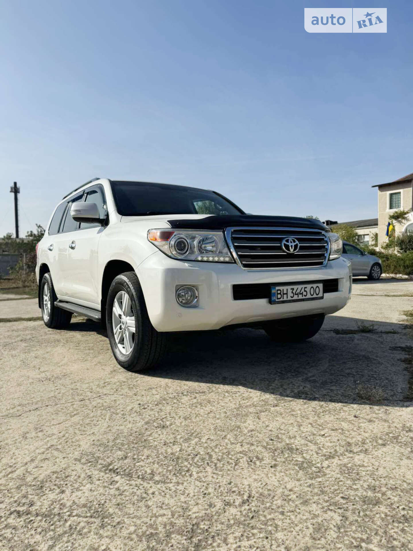 Головне фото звіту автомобіля TOYOTA LAND CRUISER 200 2012
