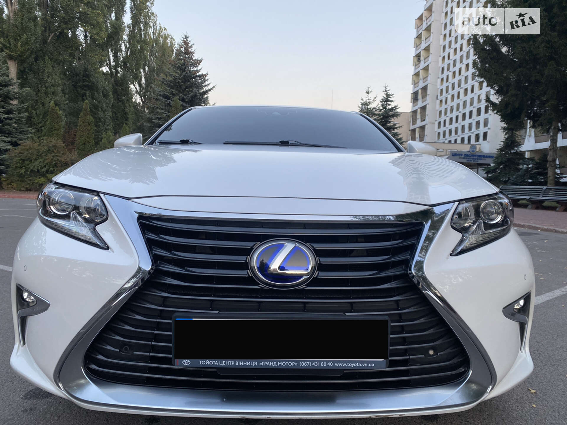 Головне фото звіту автомобіля LEXUS ES 300H 2016