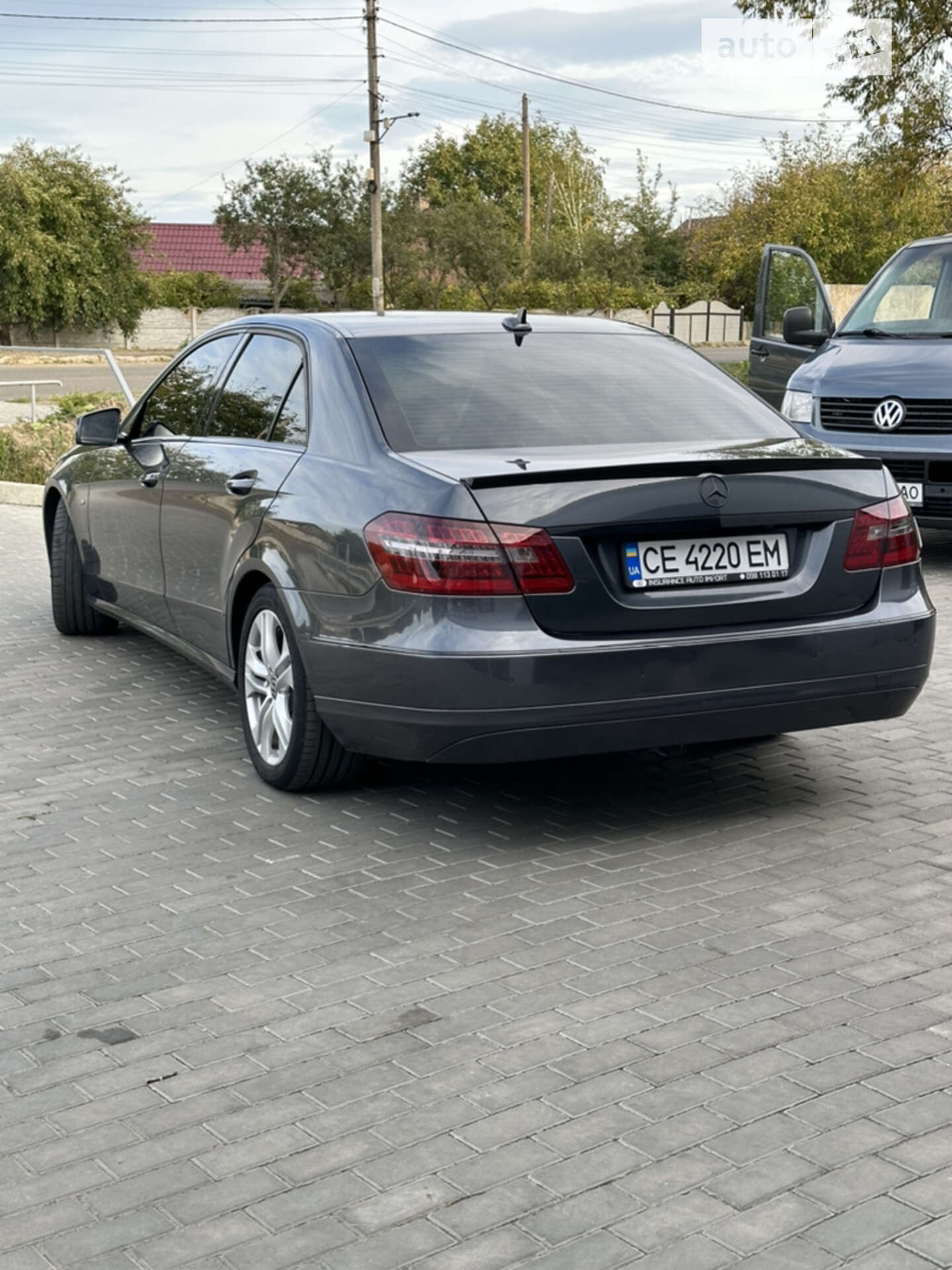 MERCEDES-BENZ E 200 2011