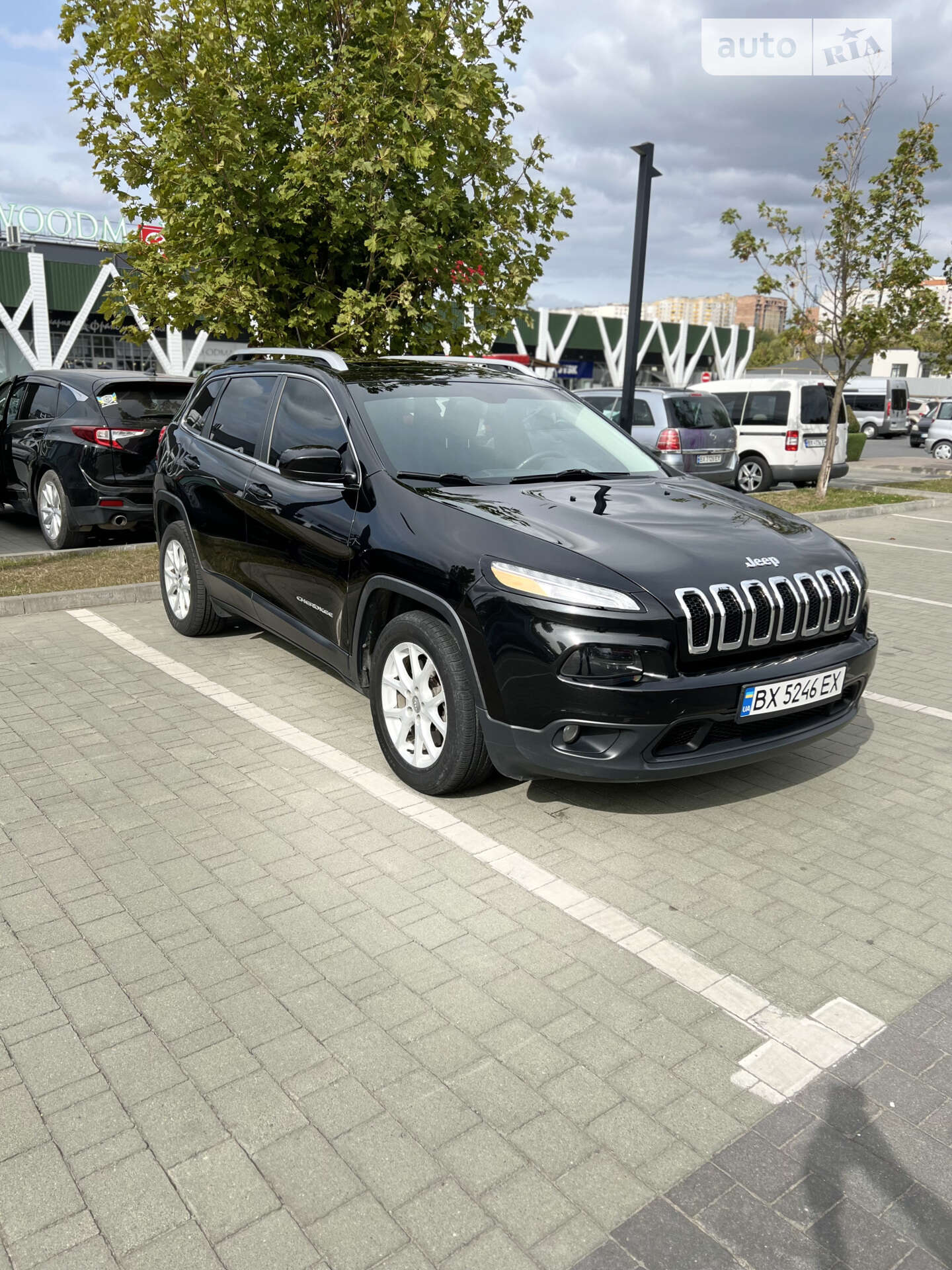 Головне фото звіту автомобіля JEEP CHEROKEE 2015
