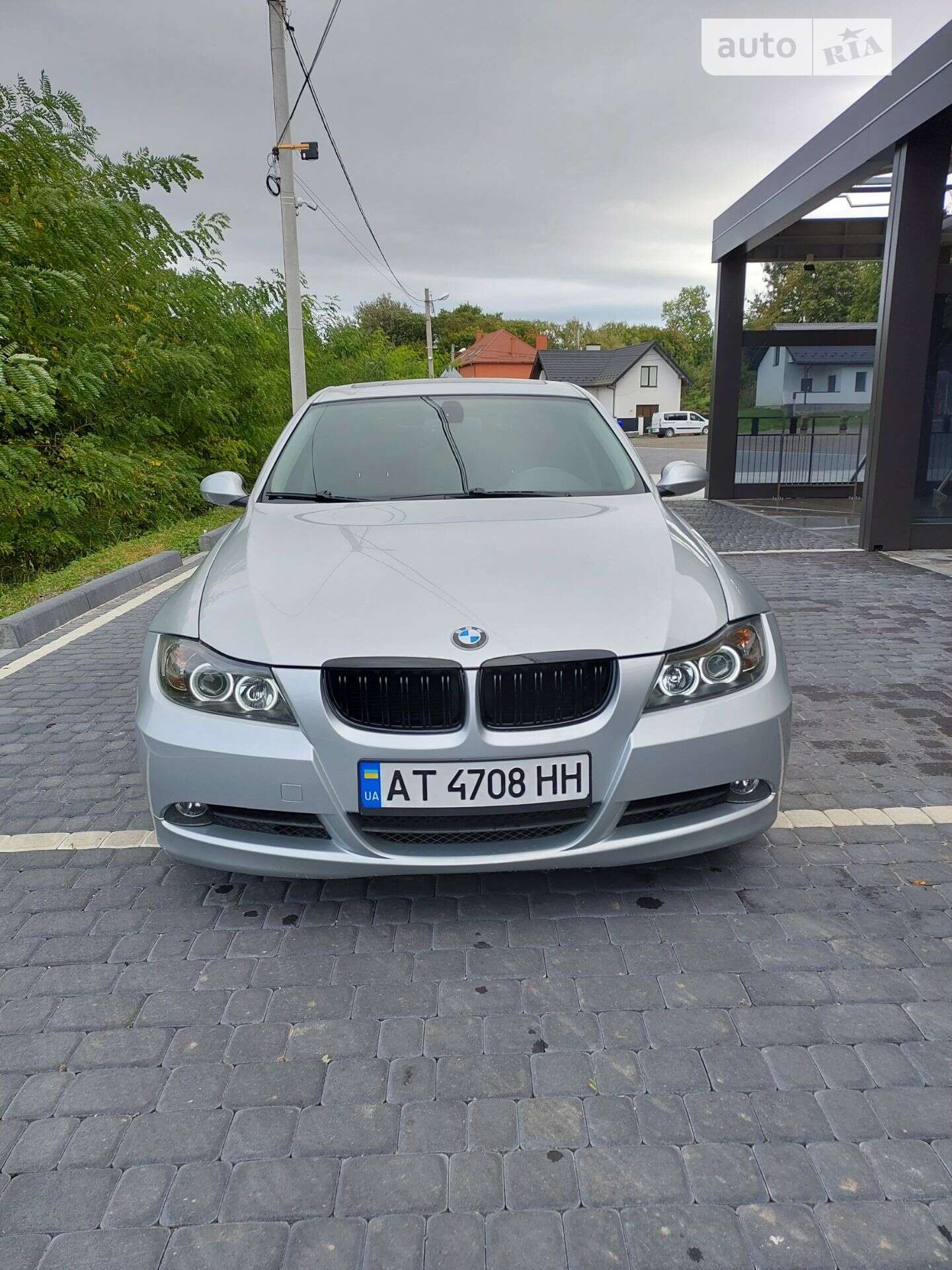 Головне фото звіту автомобіля BMW 320 2006