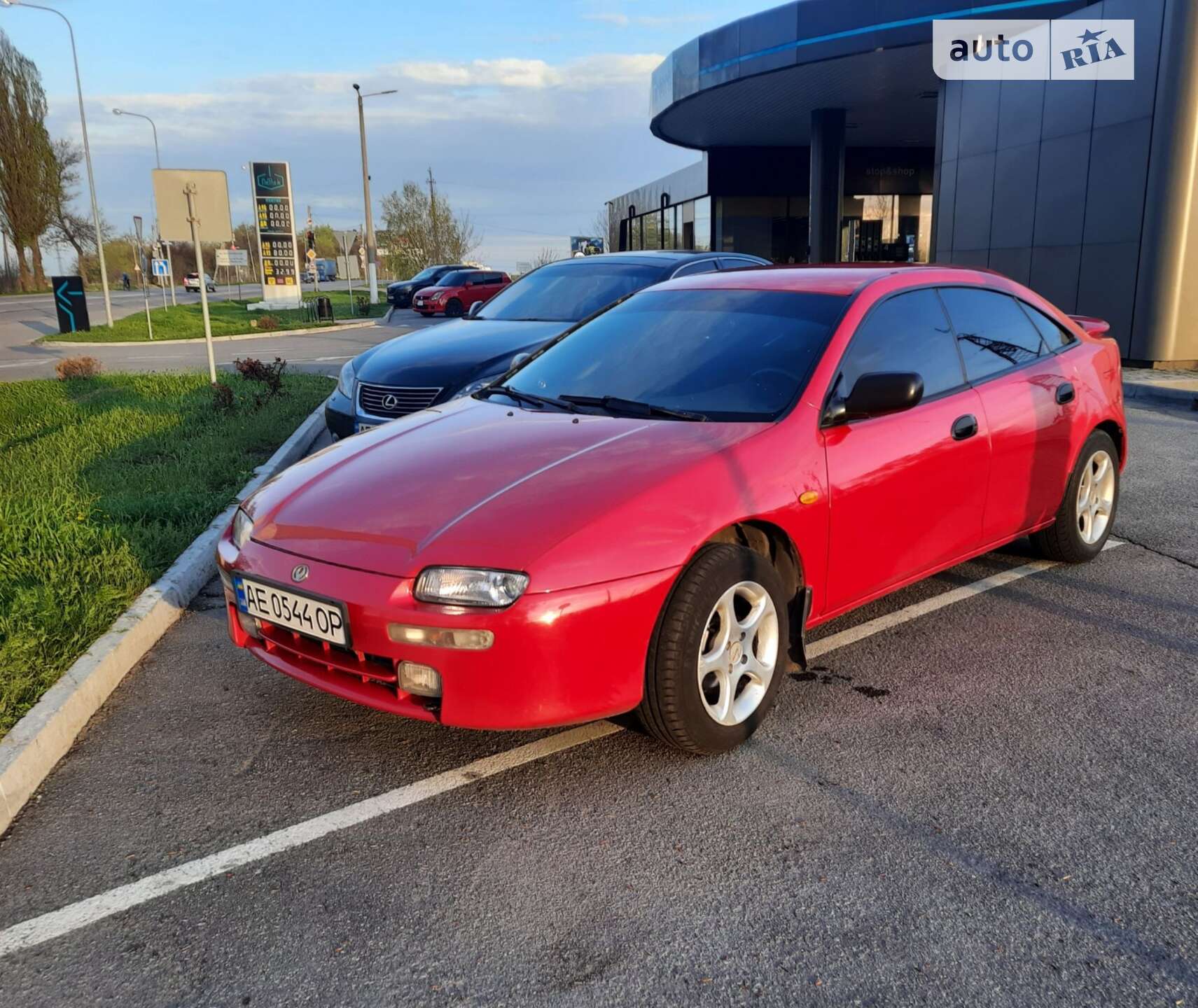 MAZDA 323 F 1995