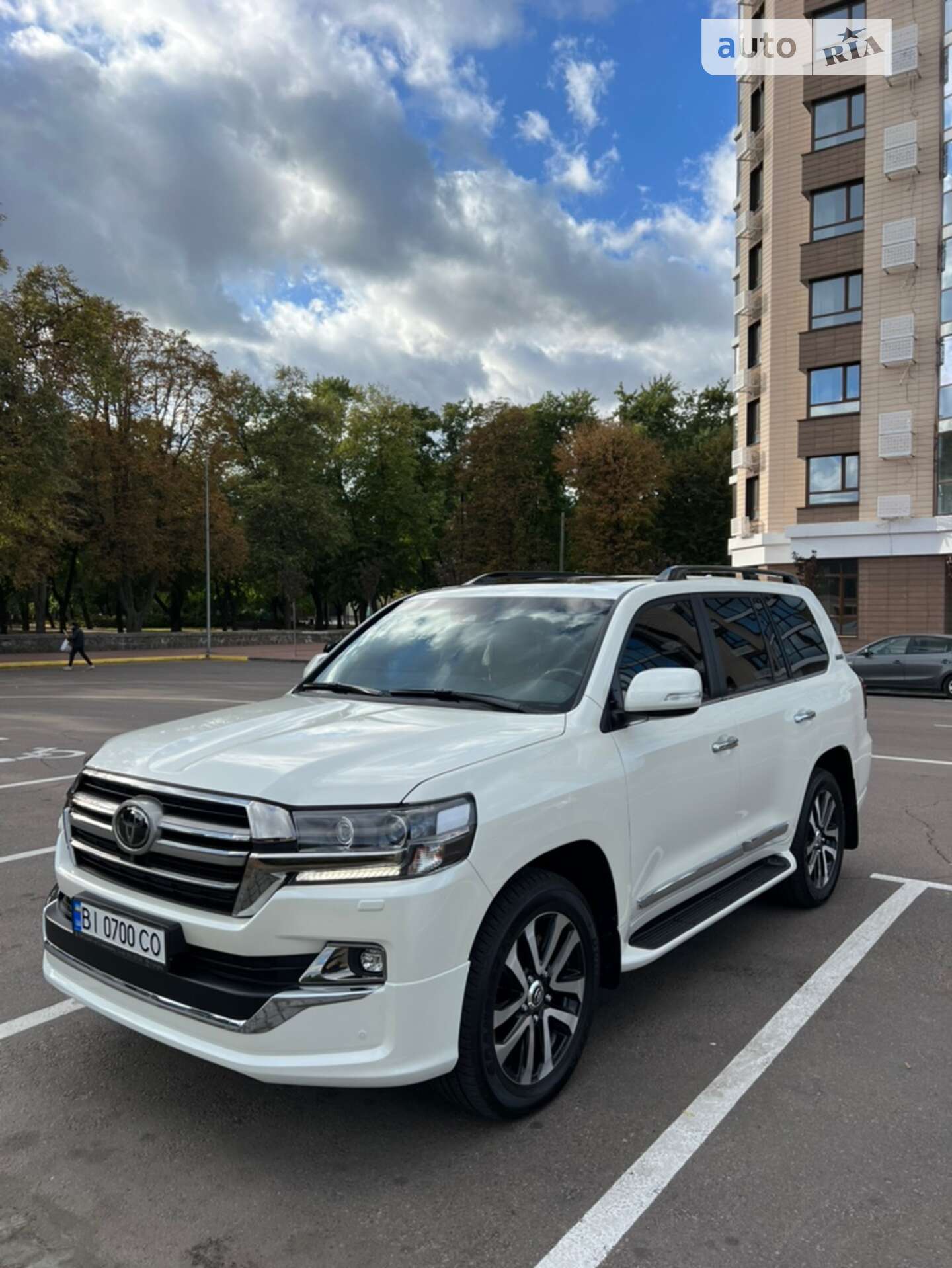 TOYOTA LAND CRUISER 200 2019