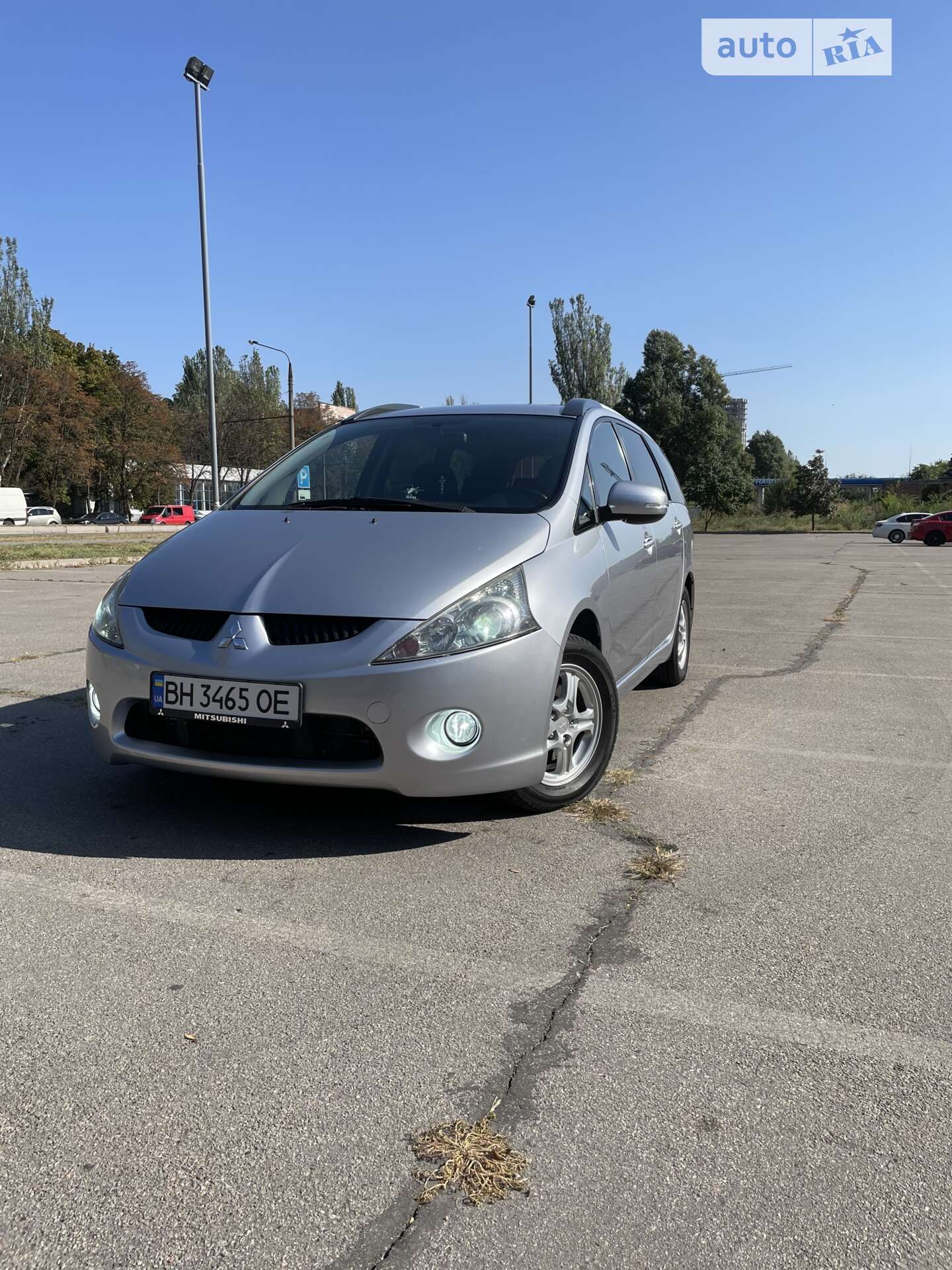 MITSUBISHI GRANDIS 2010