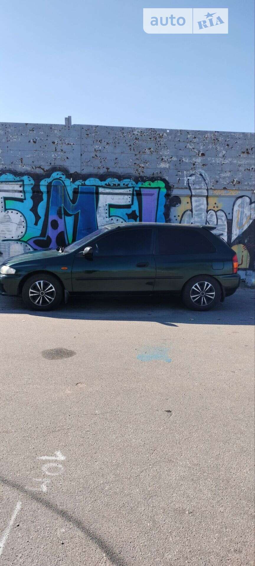 MAZDA 323 1999