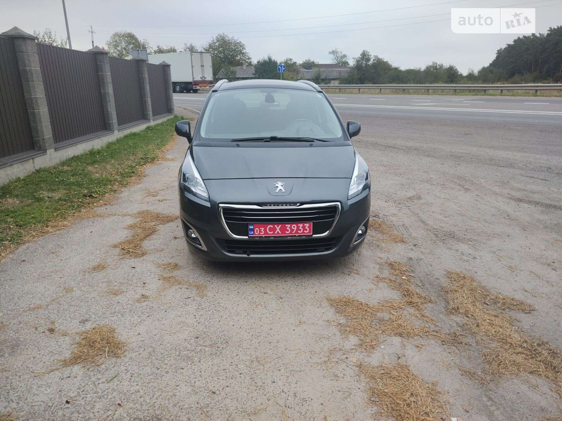 PEUGEOT 5008 2015