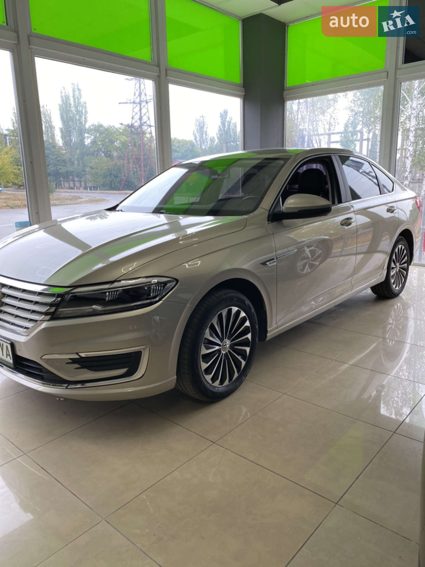 VOLKSWAGEN E-LAVIDA 2019