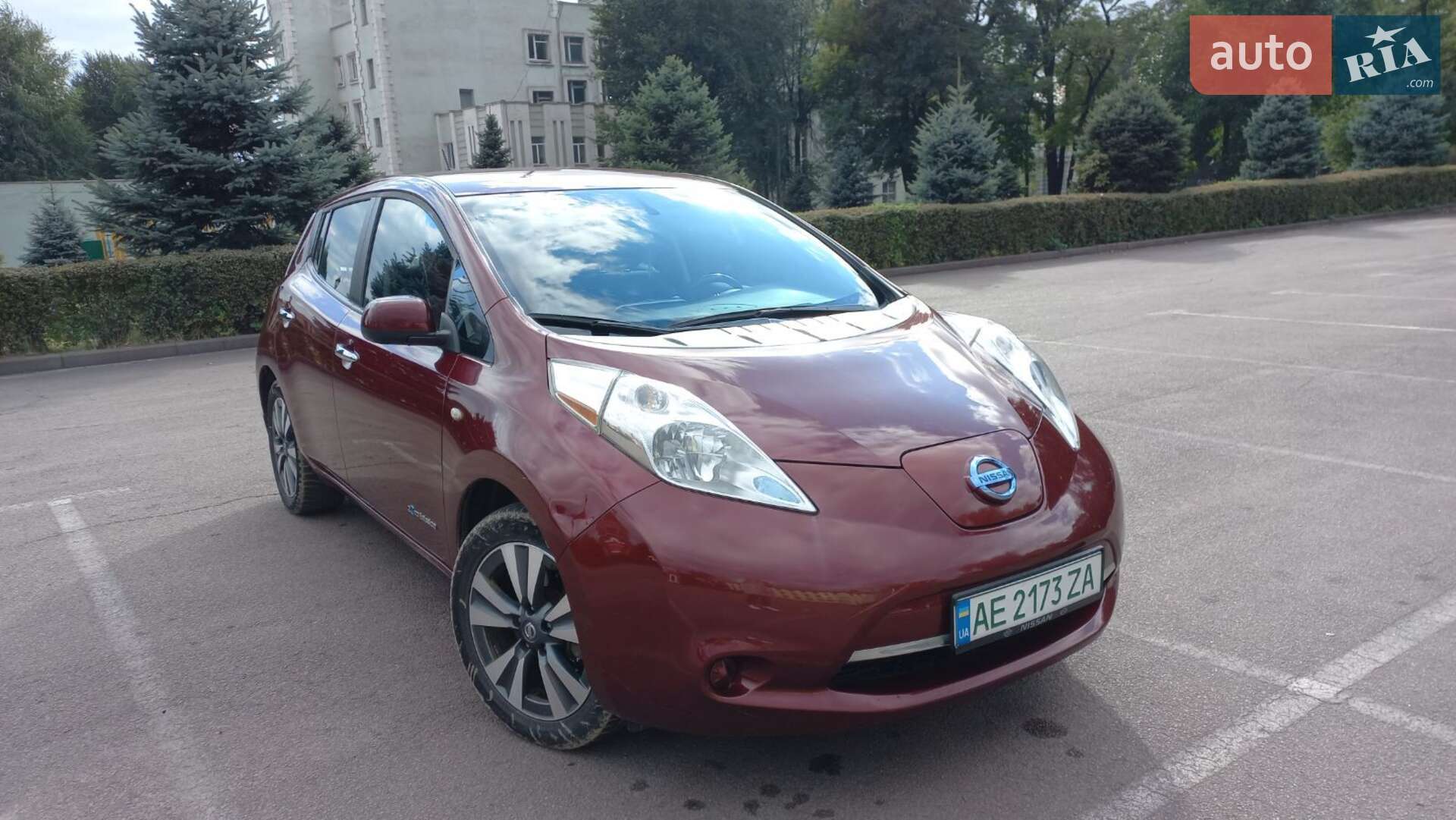 Головне фото звіту автомобіля NISSAN LEAF 2017