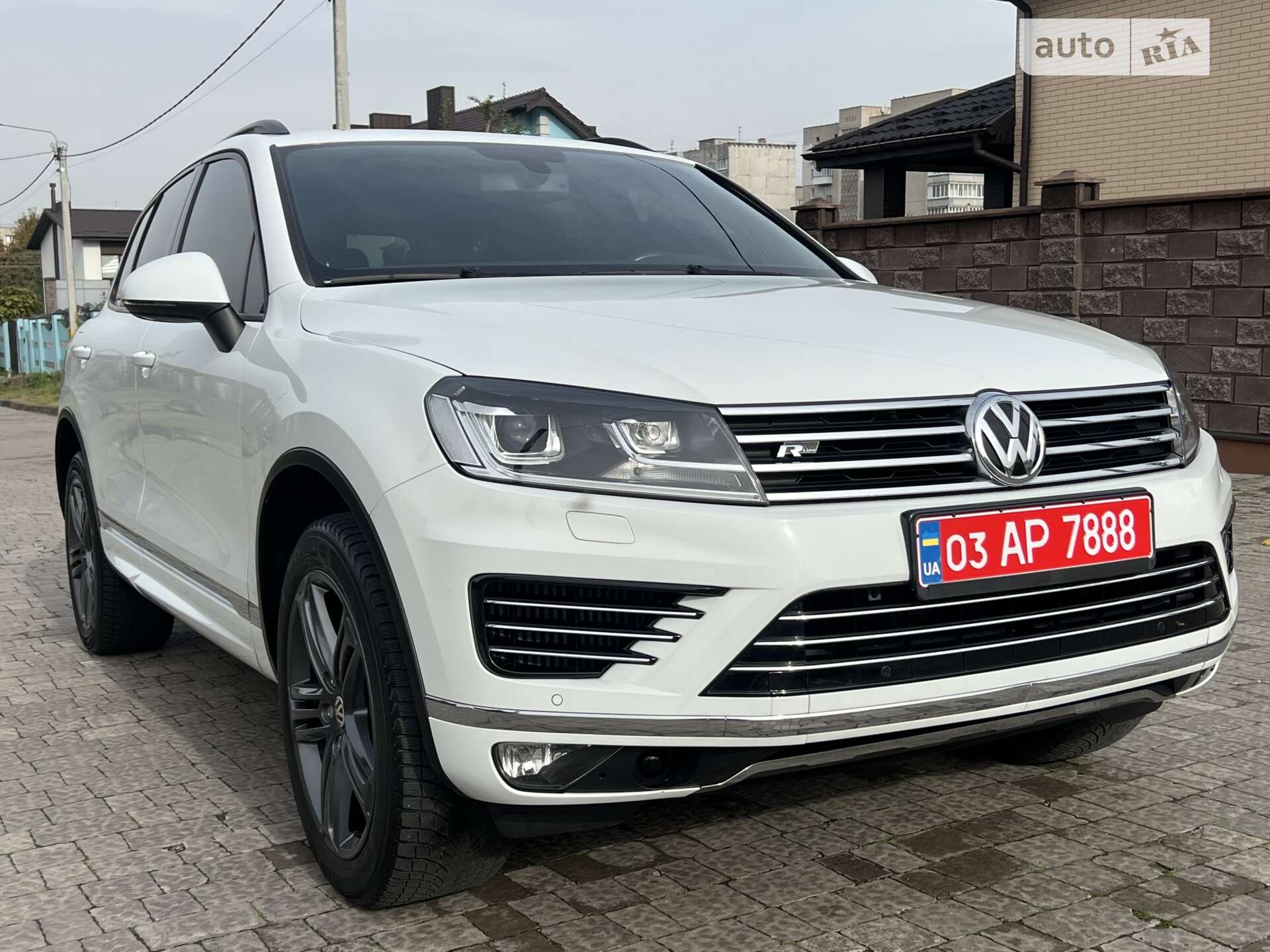 VOLKSWAGEN TOUAREG 2016