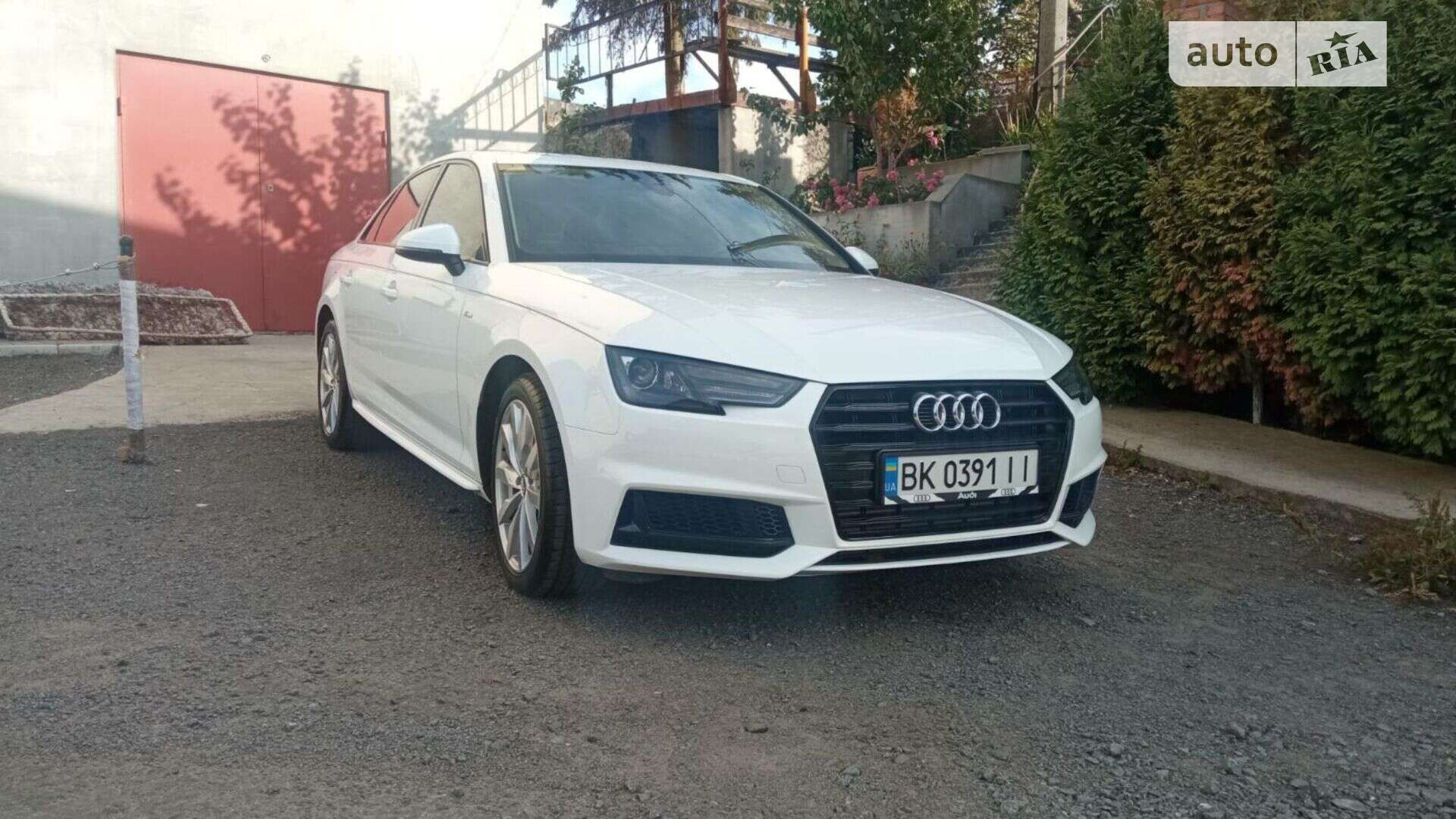 Головне фото звіту автомобіля AUDI A4 2018