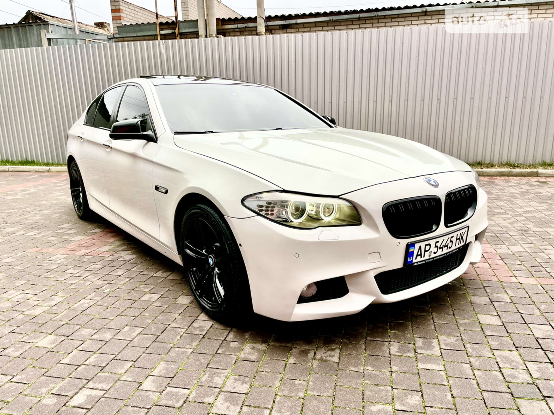 Головне фото звіту автомобіля BMW 528I 2013