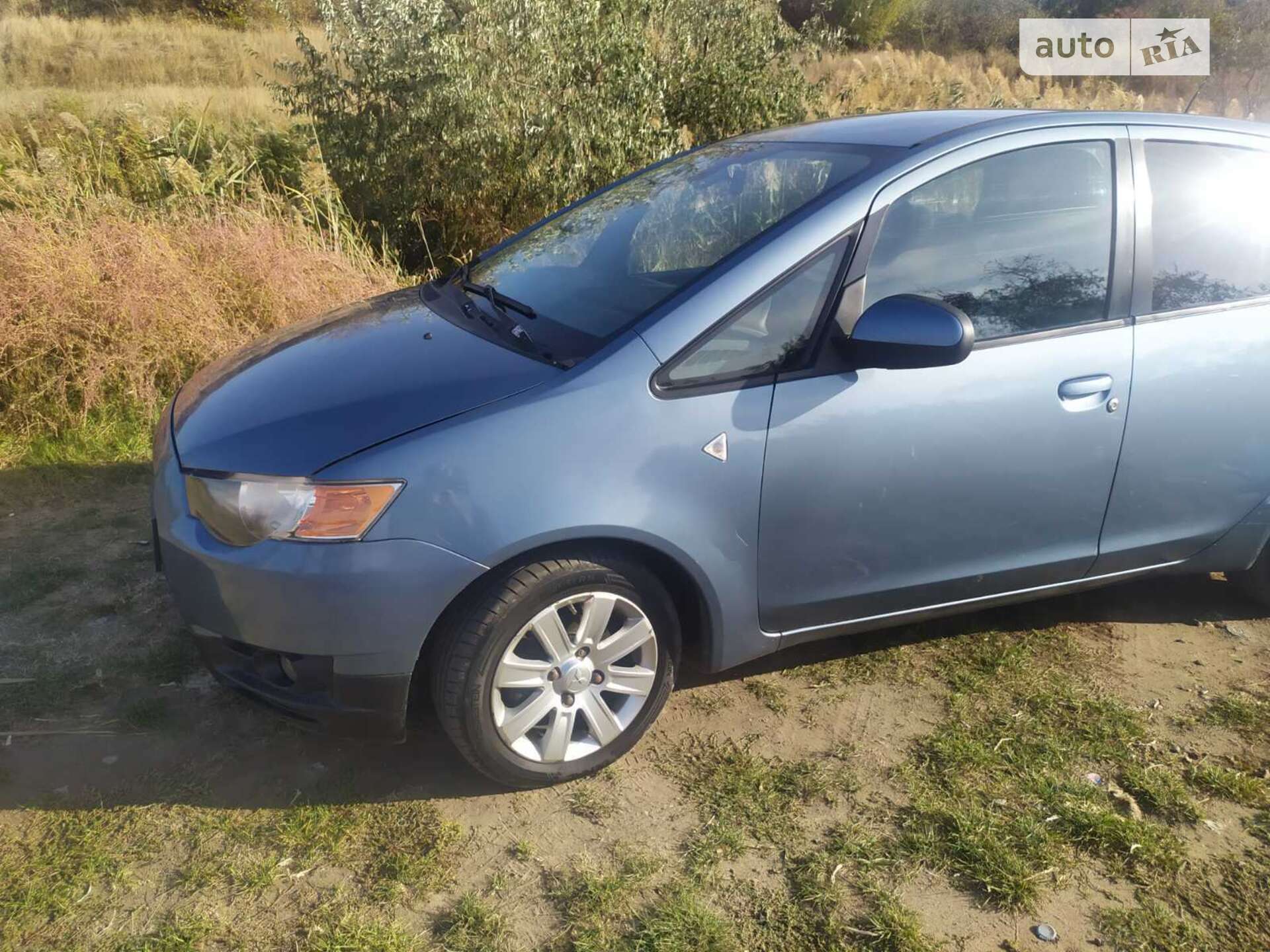 MITSUBISHI COLT 2010