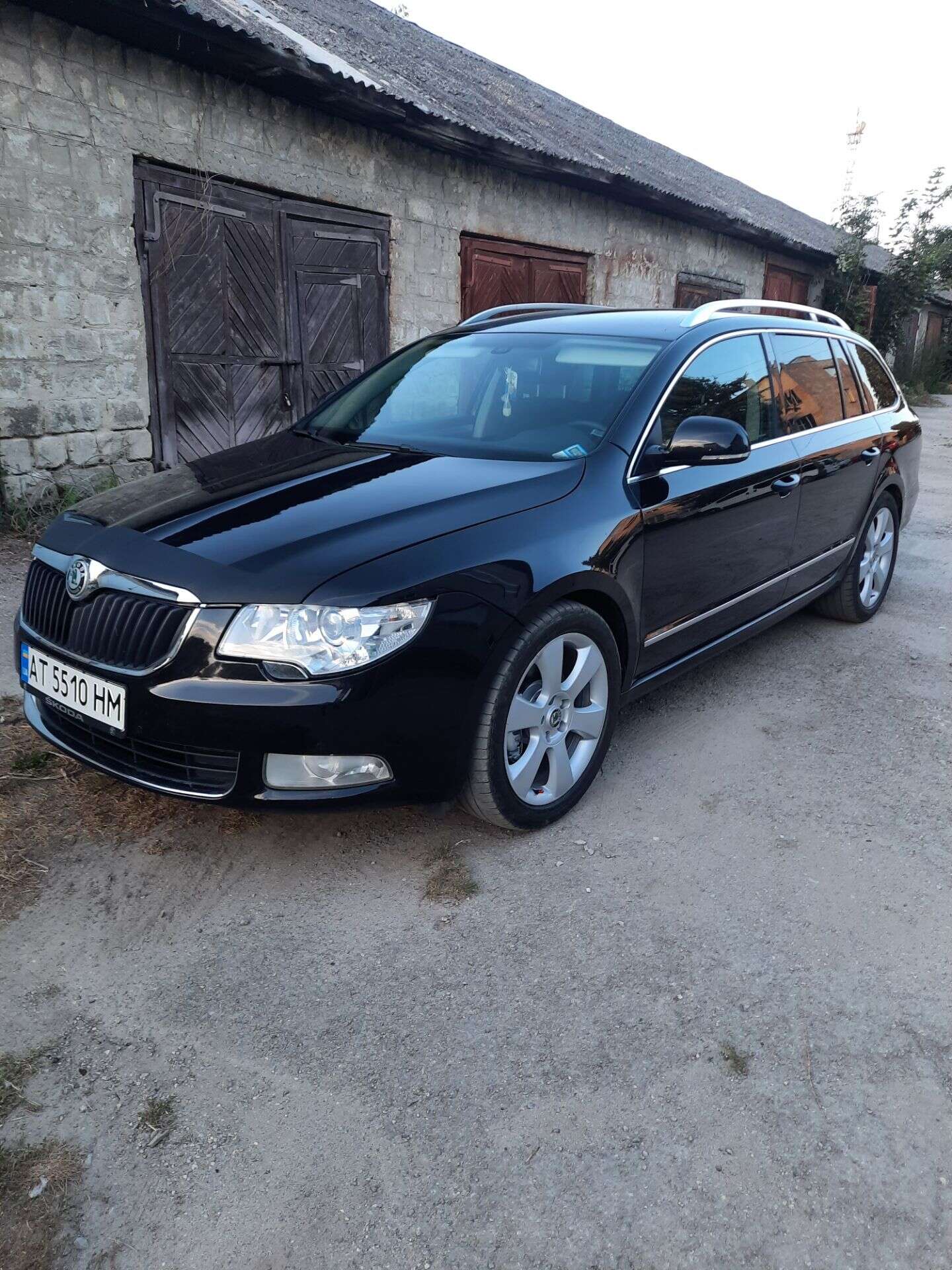 SKODA SUPERB 2012