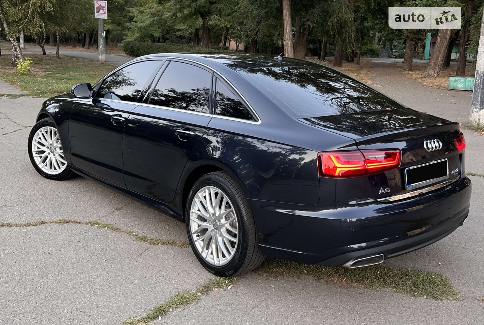 Головне фото звіту автомобіля AUDI A6 2015