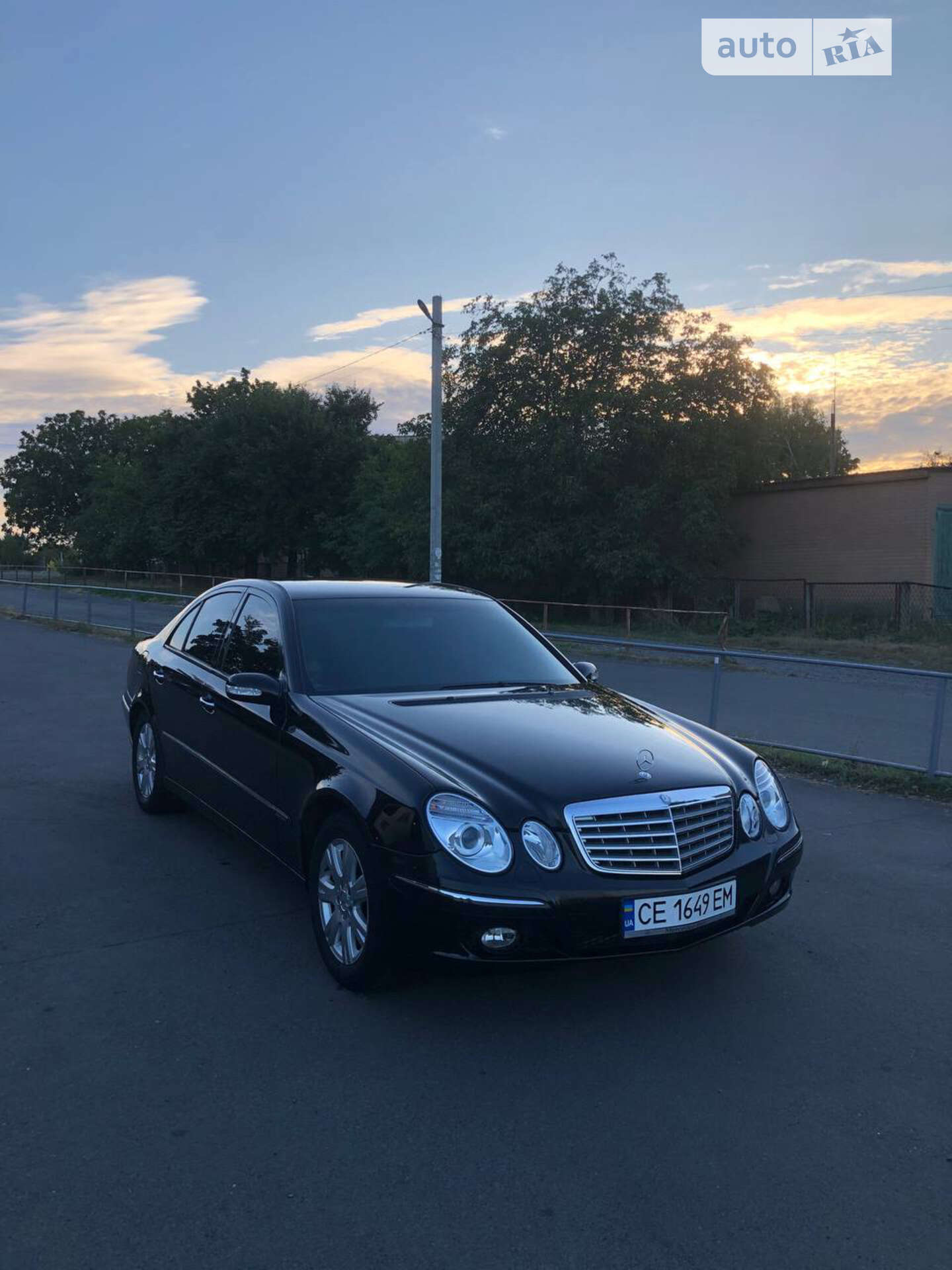 MERCEDES-BENZ E 220 2005