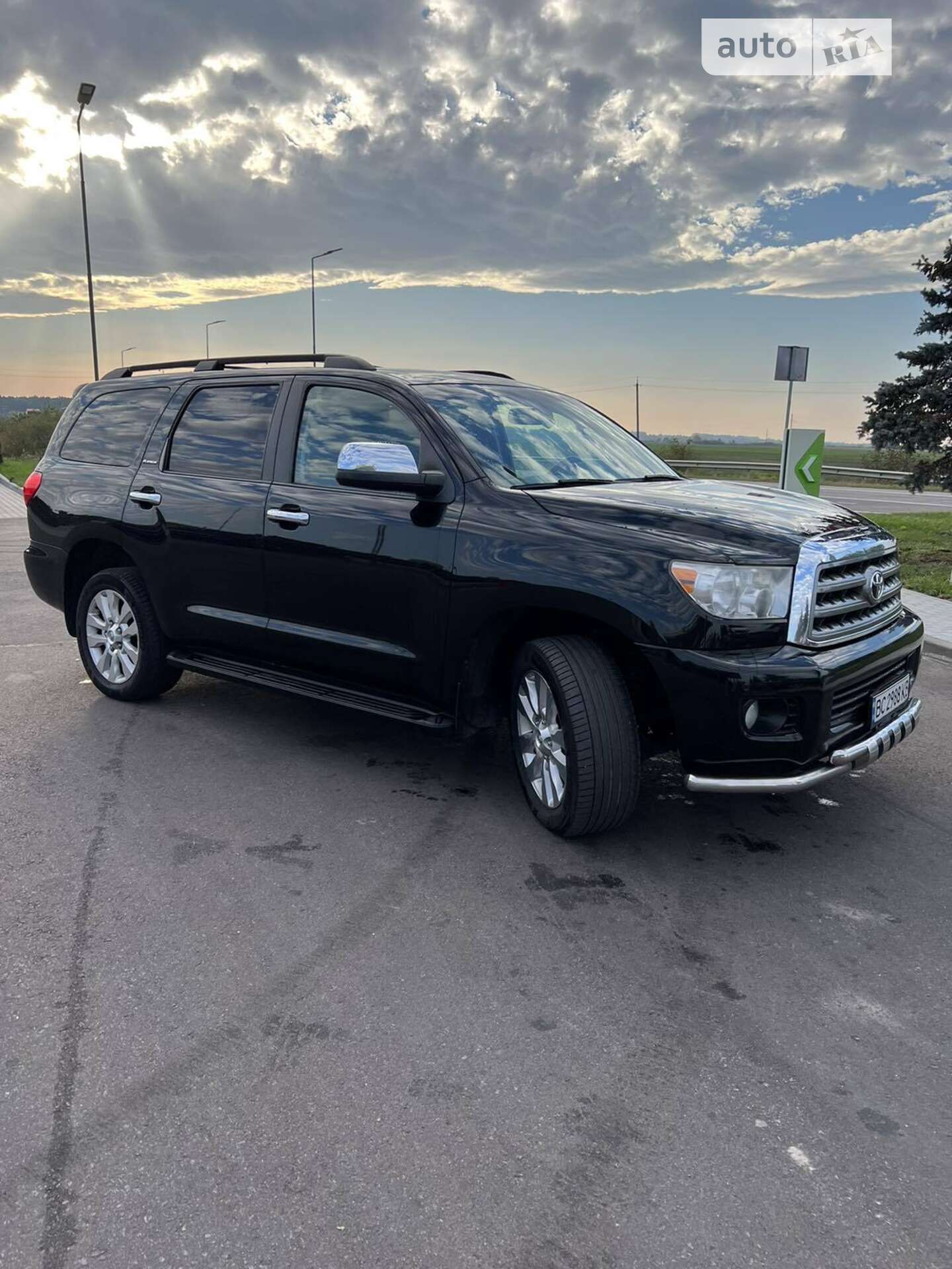 TOYOTA SEQUOIA 2010