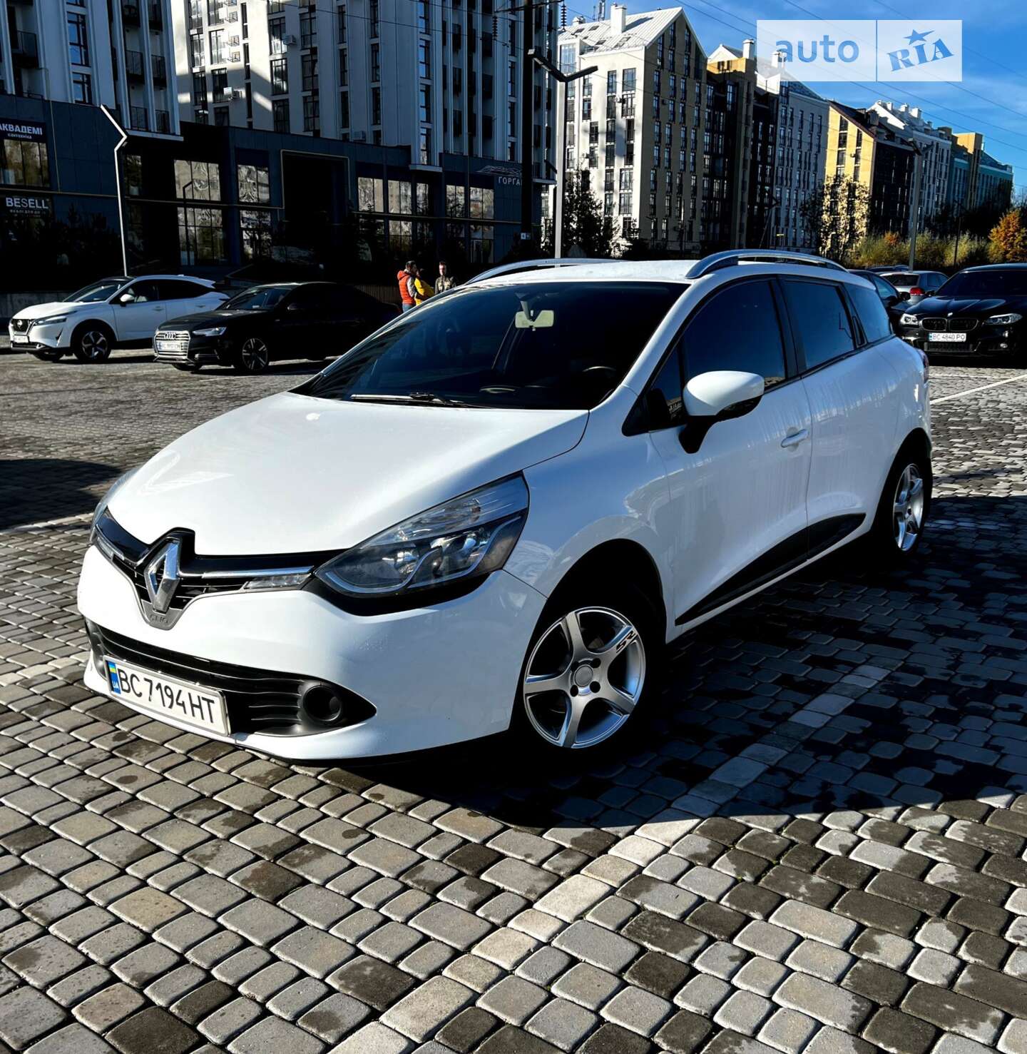 Головне фото звіту автомобіля RENAULT CLIO 2013