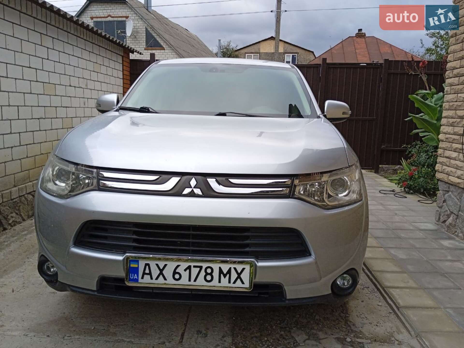 Головне фото звіту автомобіля MITSUBISHI OUTLANDER 2013
