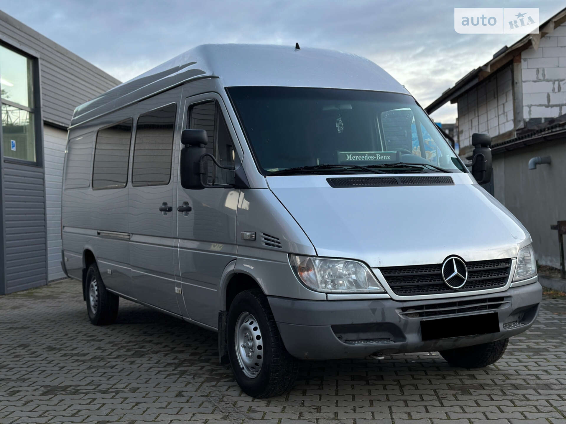 MERCEDES-BENZ 316 2004