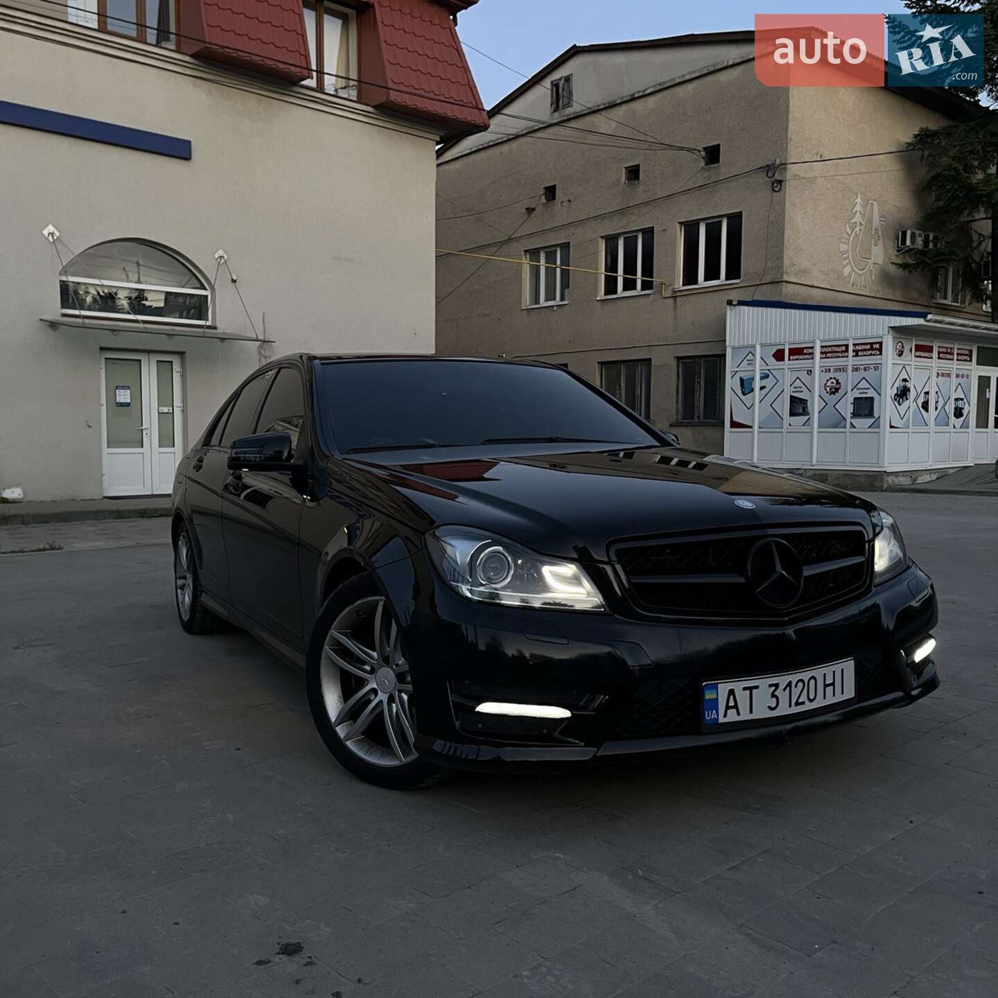 Головне фото звіту автомобіля MERCEDES-BENZ C 250 2012