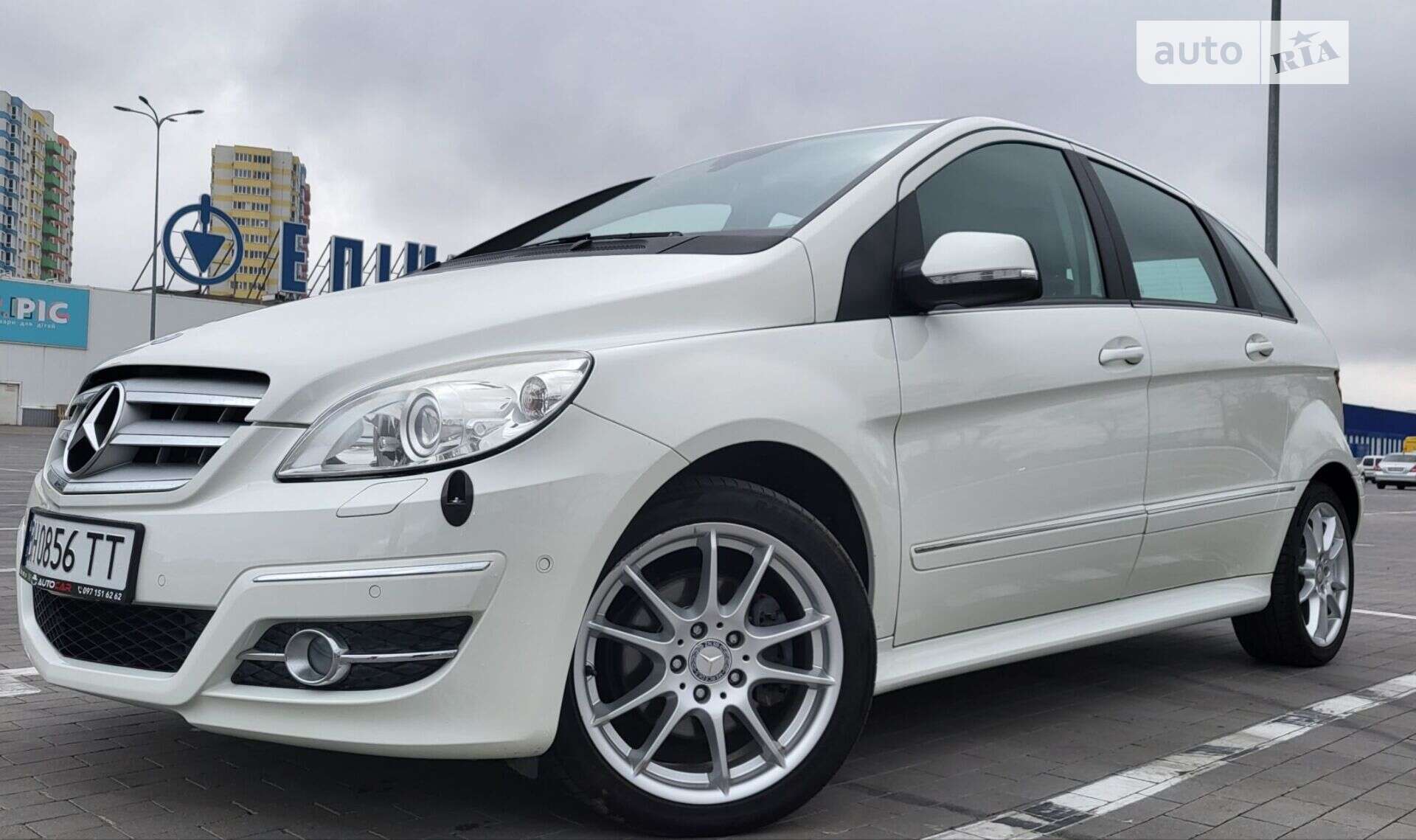 Mercedes-Benz B-Class 2011