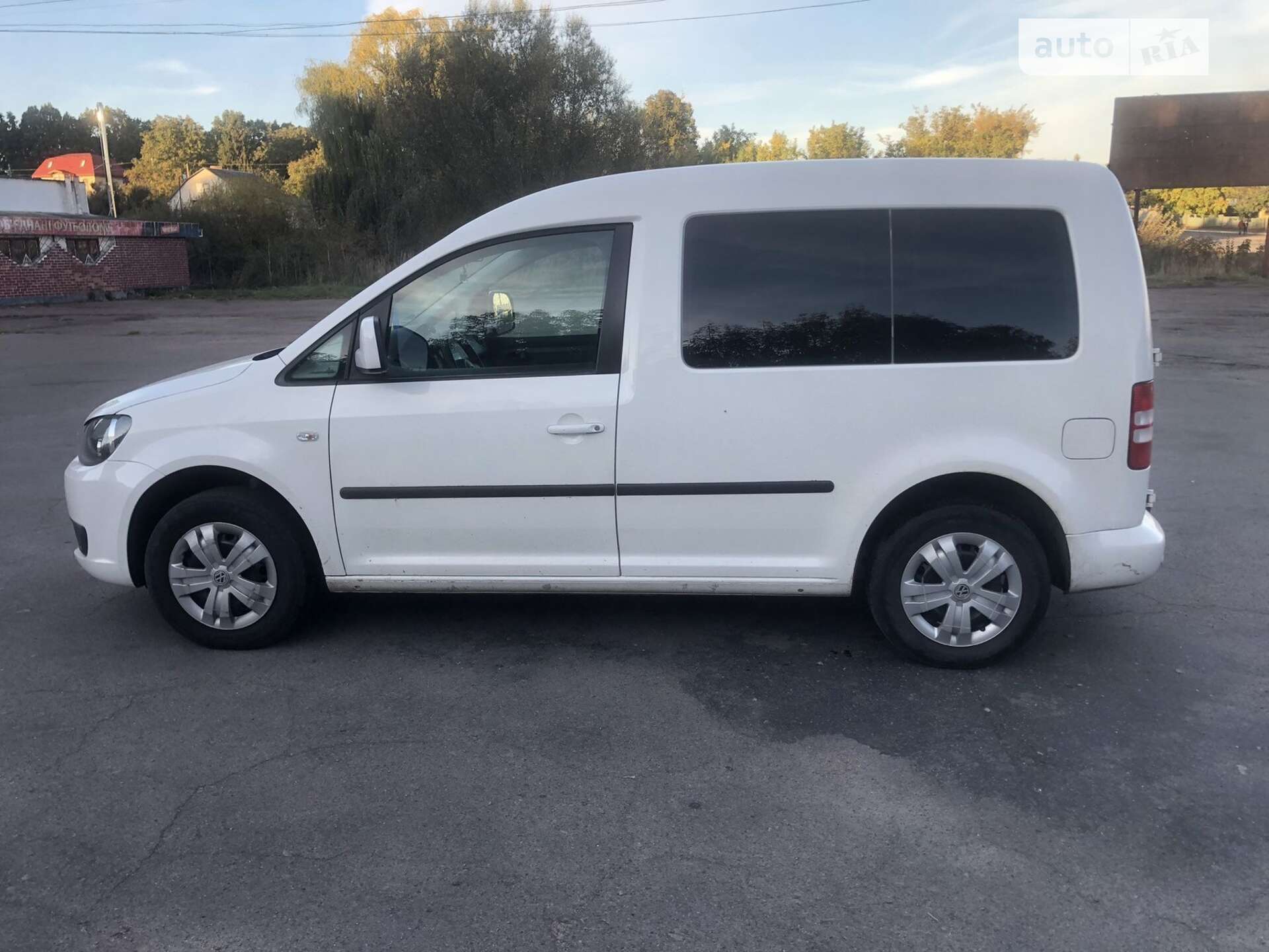 VOLKSWAGEN CADDY 2011