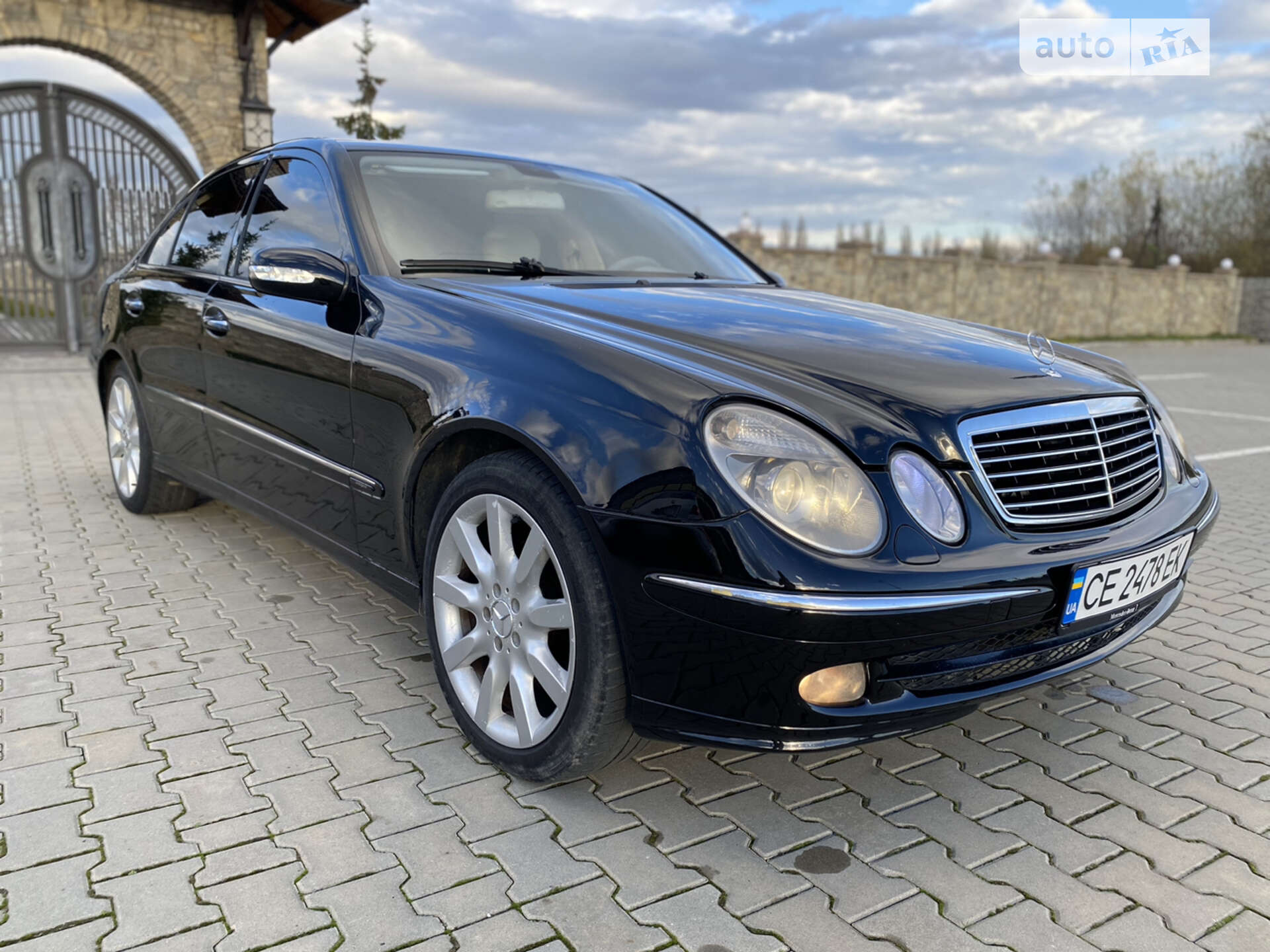 Головне фото звіту автомобіля MERCEDES-BENZ E 270 CDI 2005