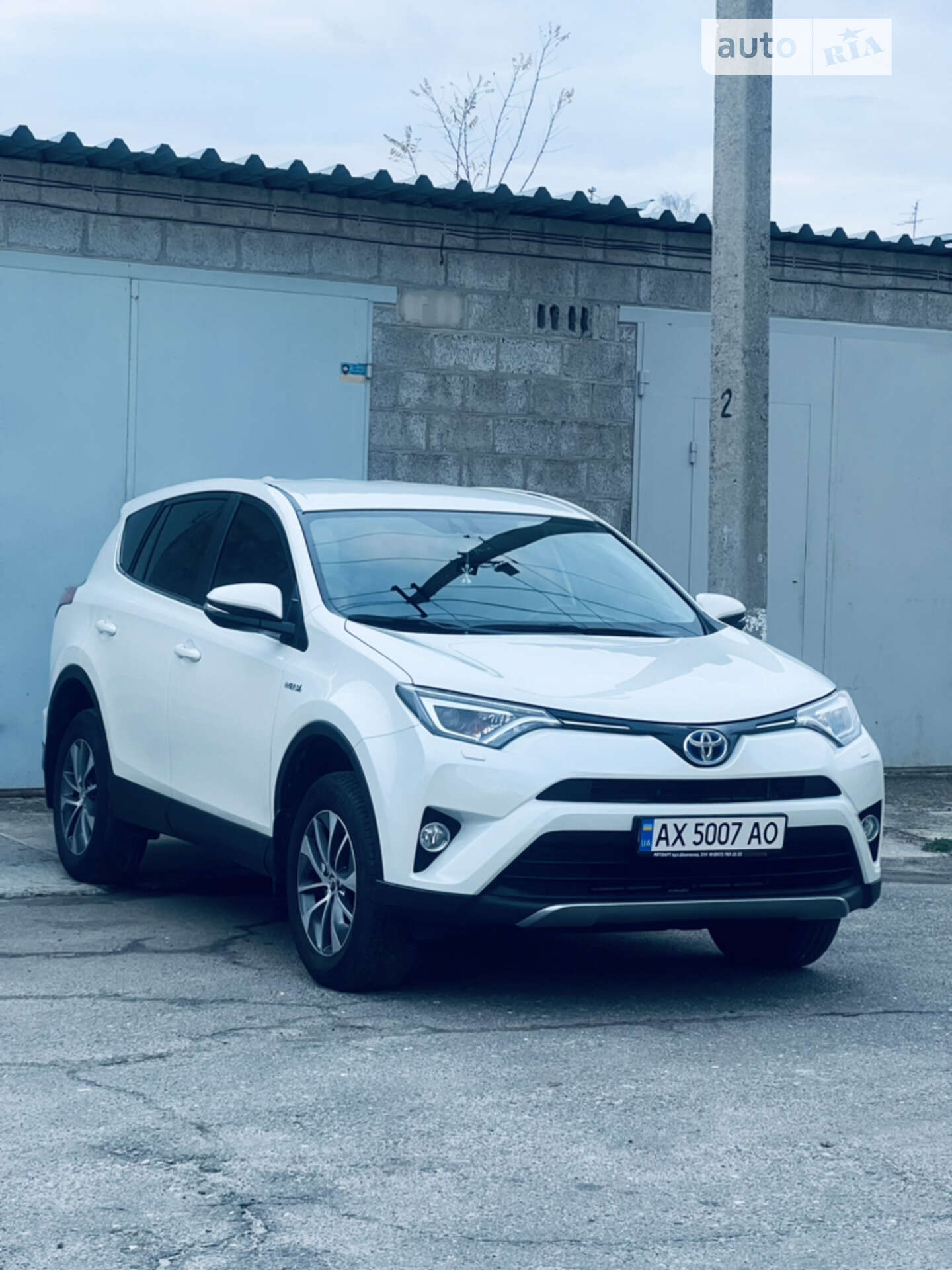 TOYOTA RAV-4 HYBRID