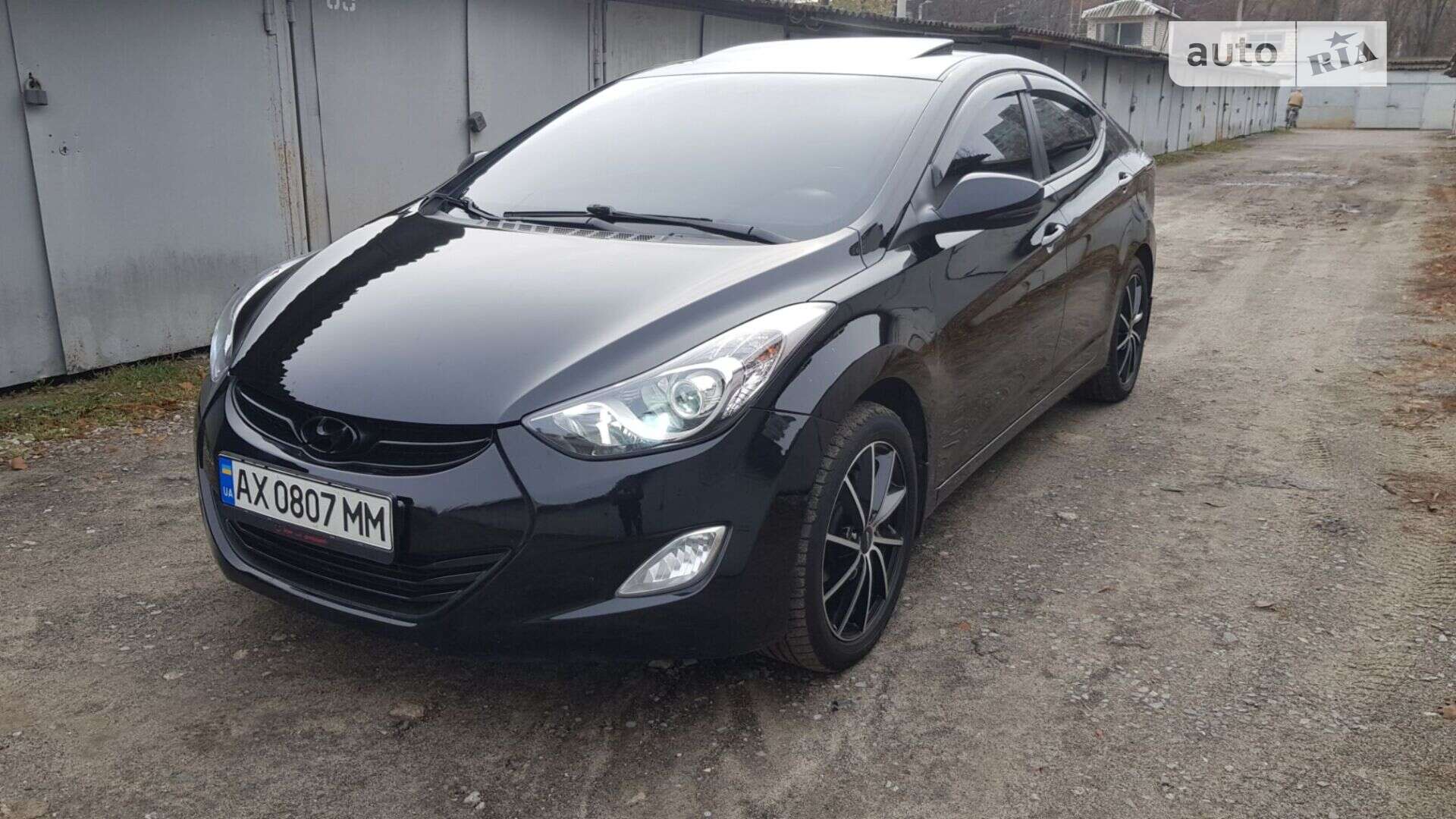 HYUNDAI ELANTRA
