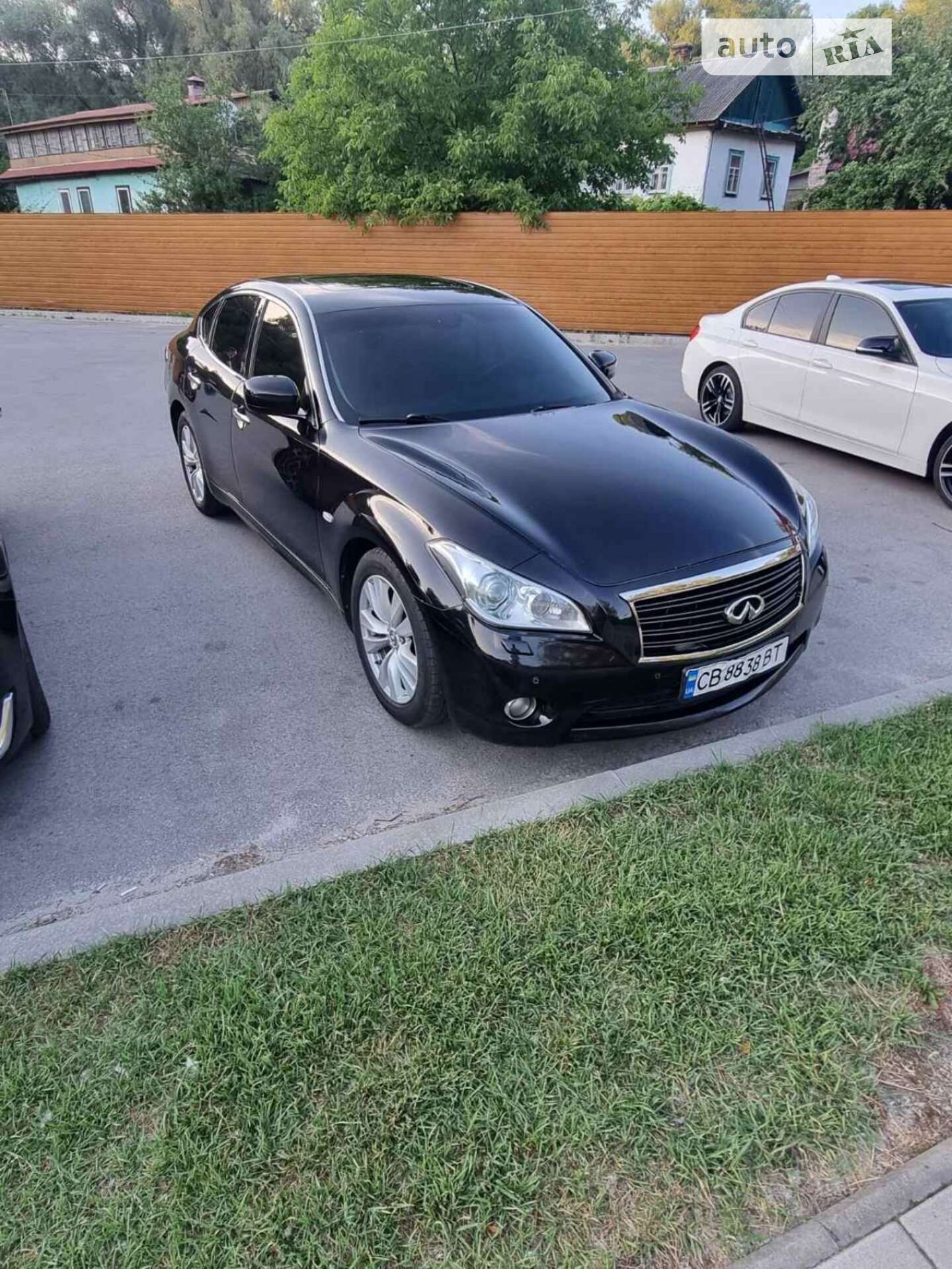 INFINITI M37 2012