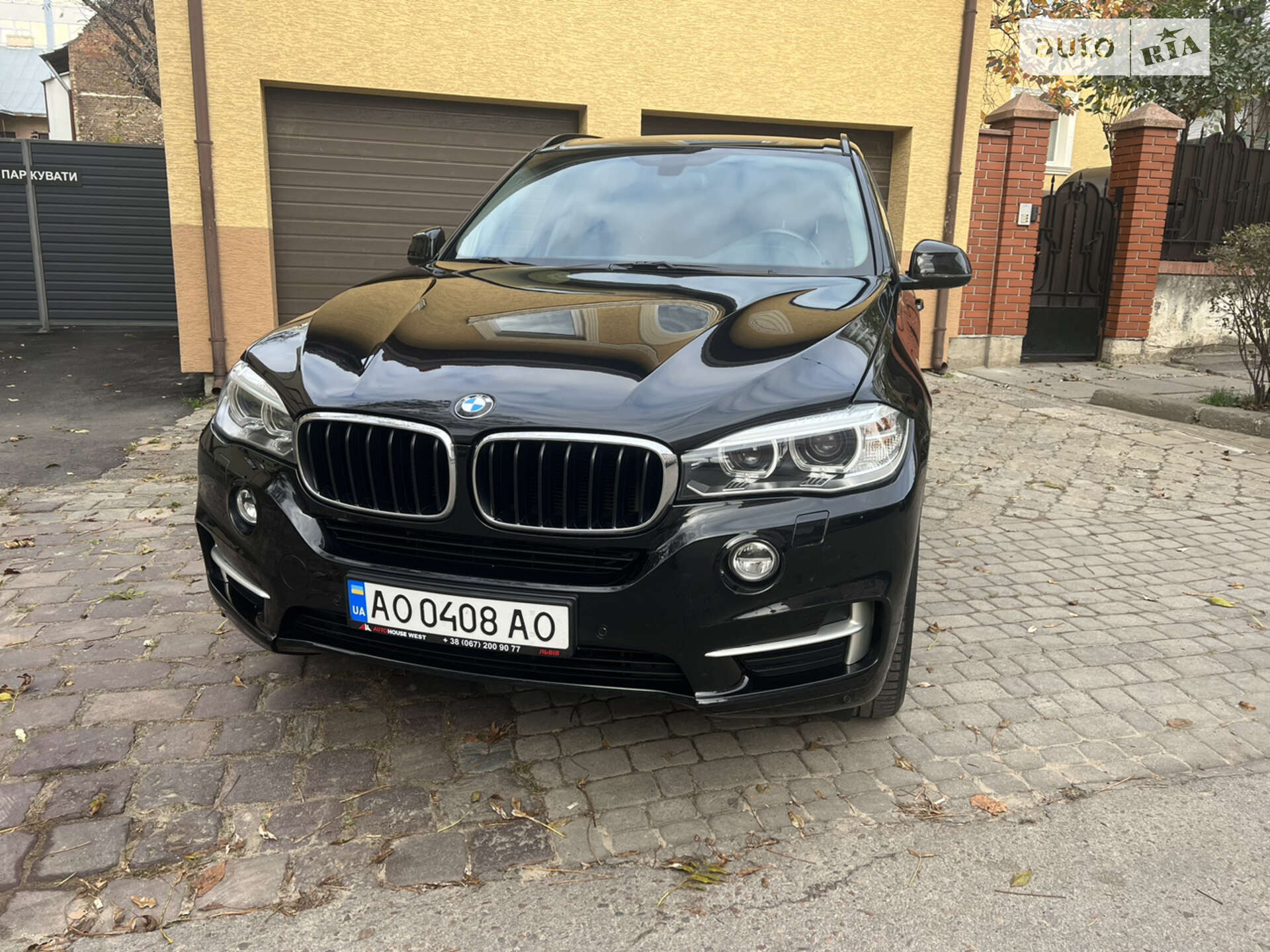 Головне фото звіту автомобіля BMW X5 2015