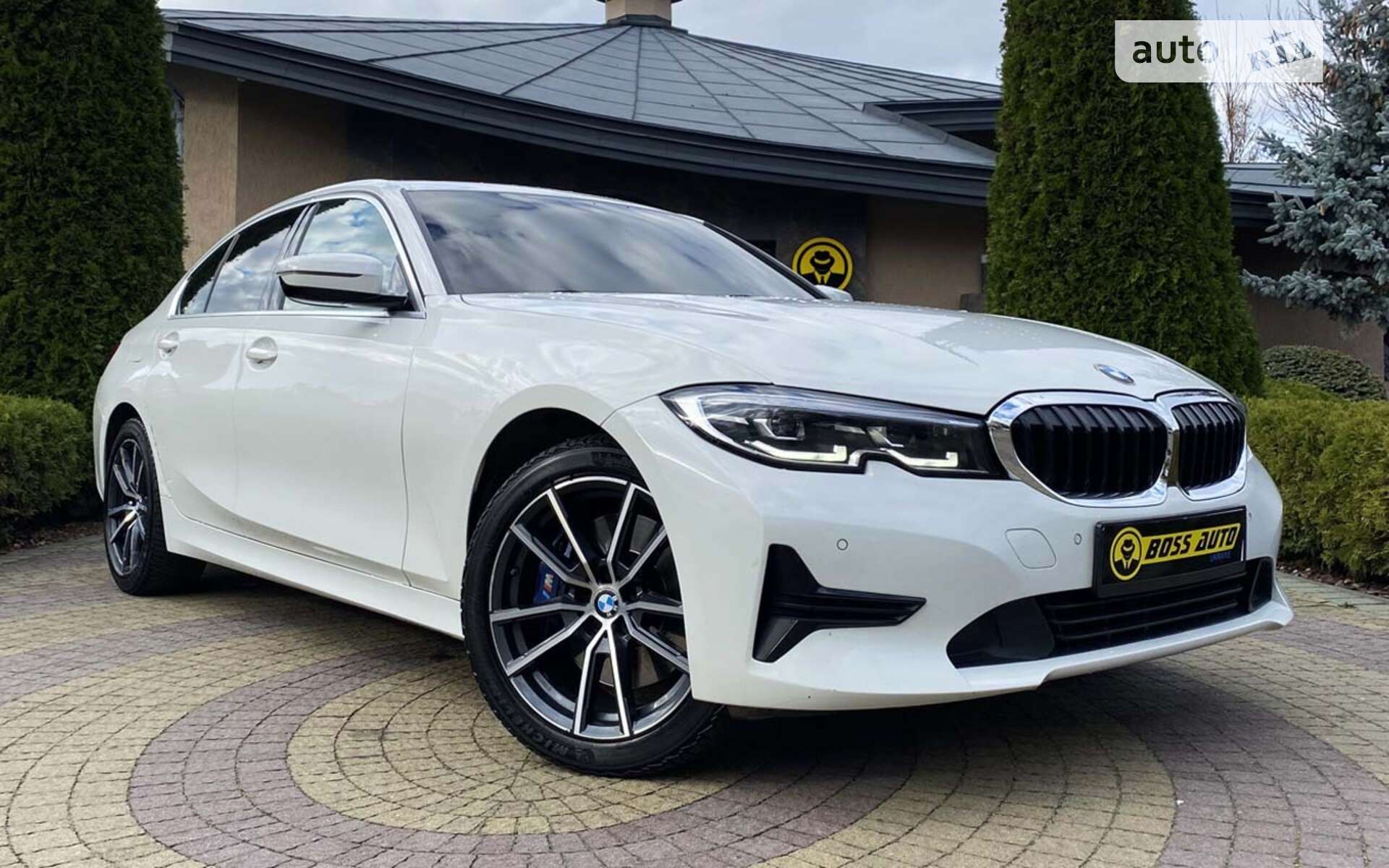 Головне фото звіту автомобіля BMW 330I 2019