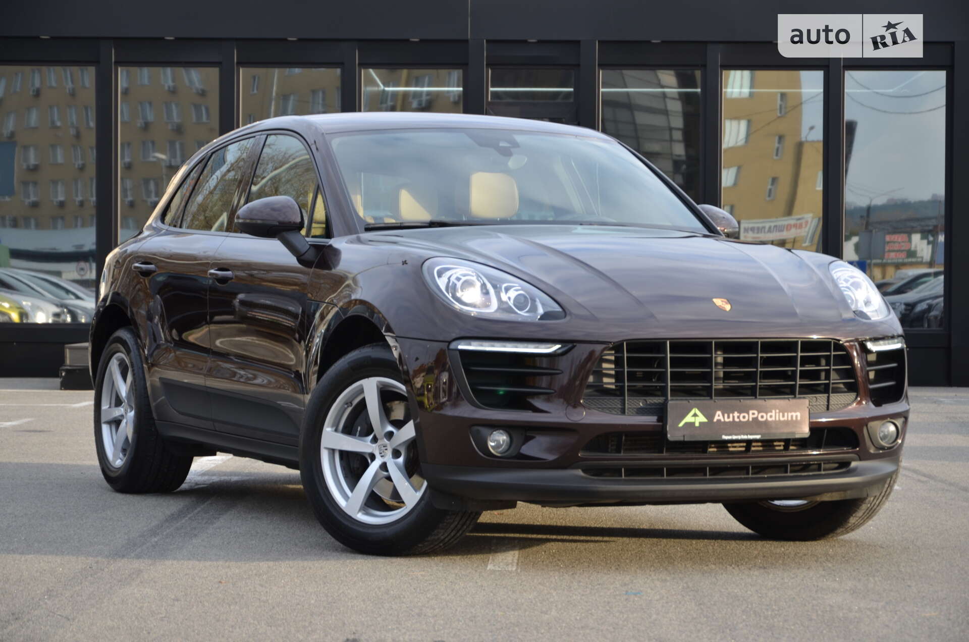 PORSCHE MACAN R4 2017